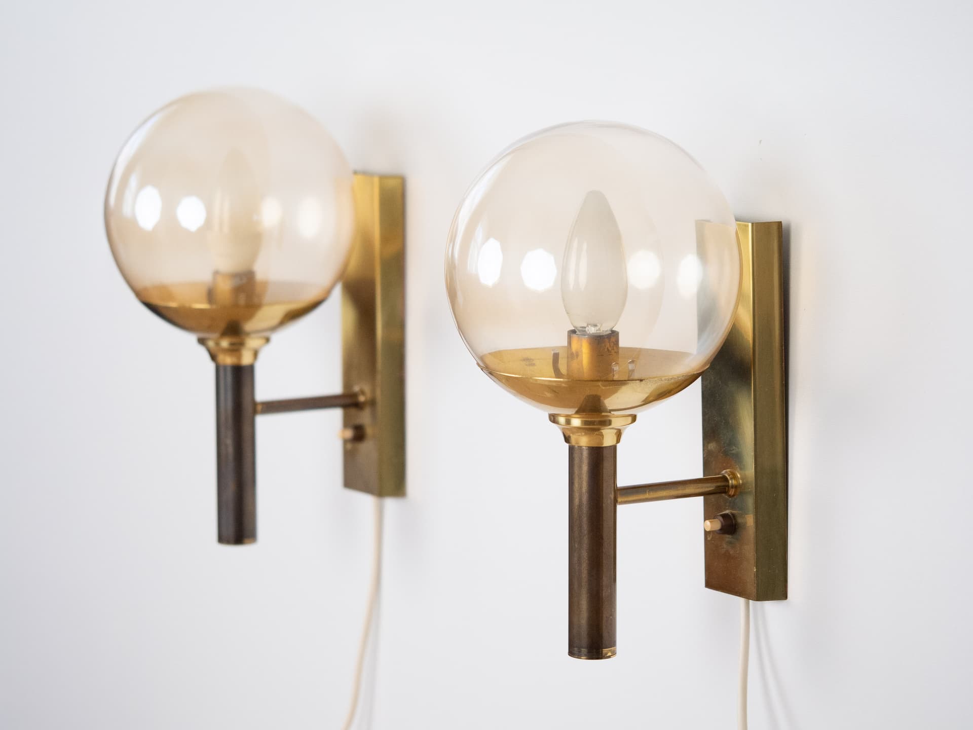 Pair of wall sconces, gold brass, transparent glass, by J. Hammerborg, Fog & Mørup, Sweden, 1960s. - 258229