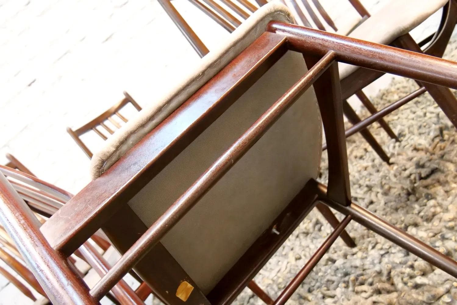 Komplet krzeseł, mid-century modern, teak brązowy, velvet beżowy szary, Szwecja, lata 60. - 18795