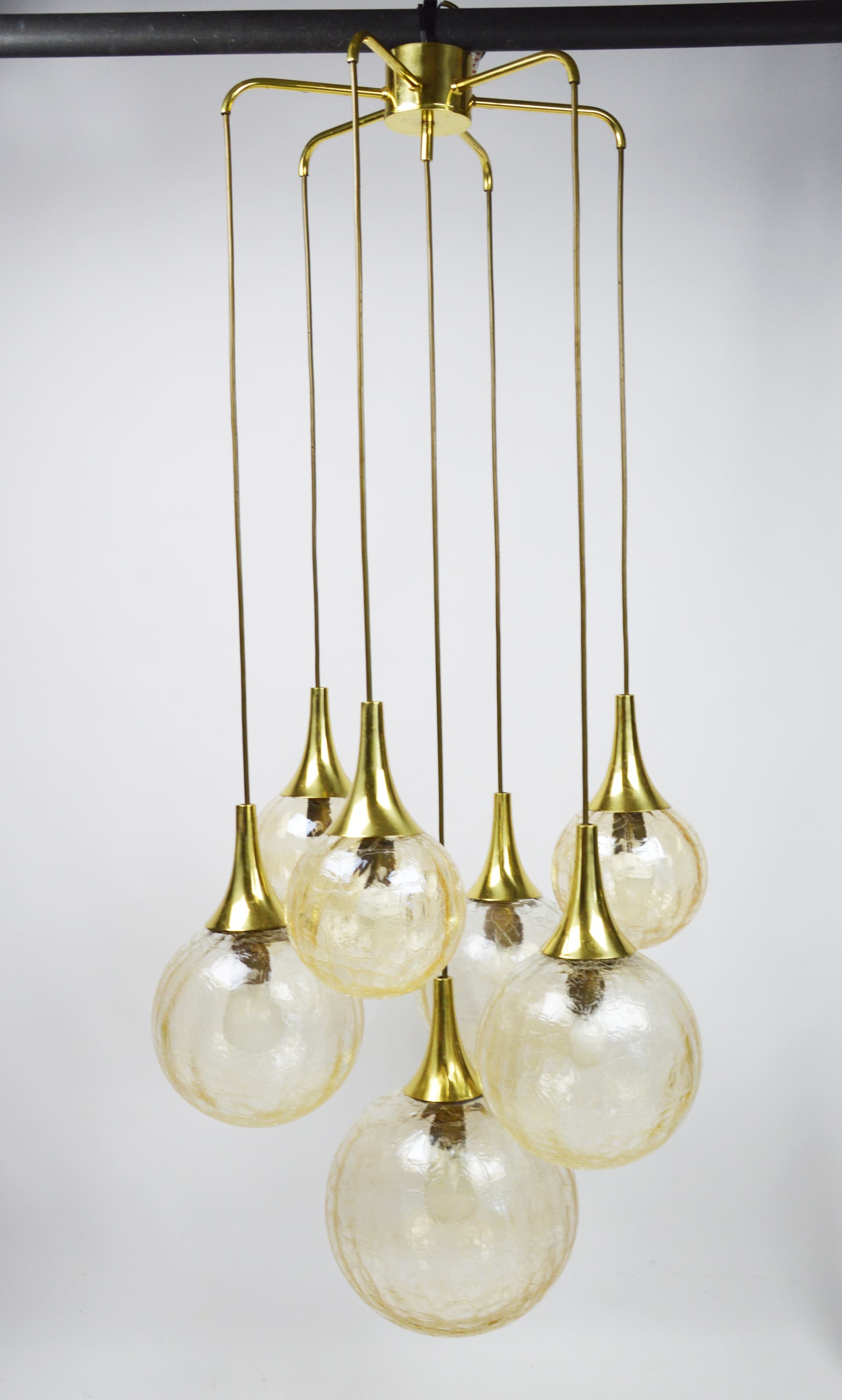 Cascading chandelier, orange glass, brass, 1970s. - 261668