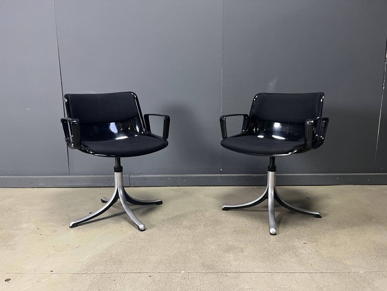 set of two chairs Modus, black plastic, by O. Borsani, Tecno, Italy, 1970s - 275125