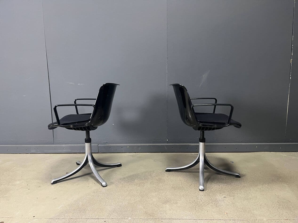 set of two chairs Modus, black plastic, by O. Borsani, Tecno, Italy, 1970s - 275120