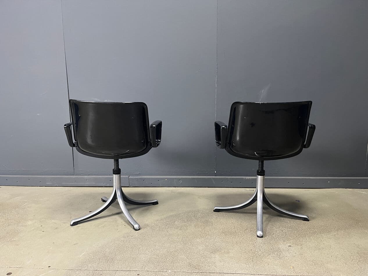 set of two chairs Modus, black plastic, by O. Borsani, Tecno, Italy, 1970s - 275121