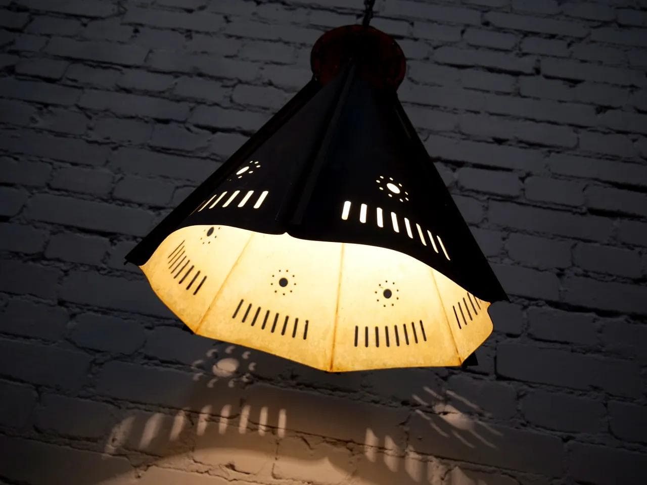 Pendant Lamp Arts & Crafts, dark brown, brass, United Kingdom, 1930s. - 19246