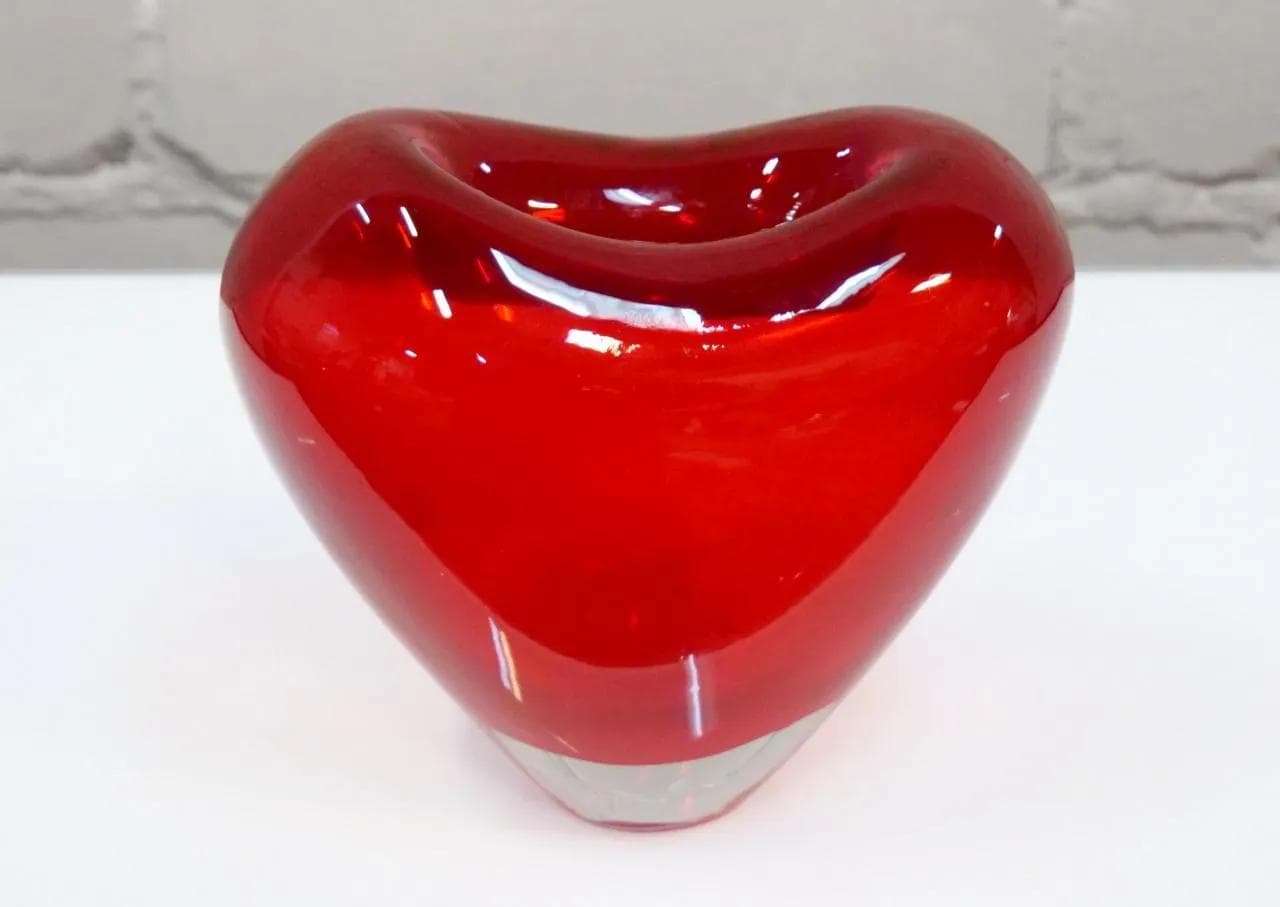 Czerwony wazon z kryształowego szkła, proj. P. Lütken dla Holmegaard, Dania, lata 50. - 19216