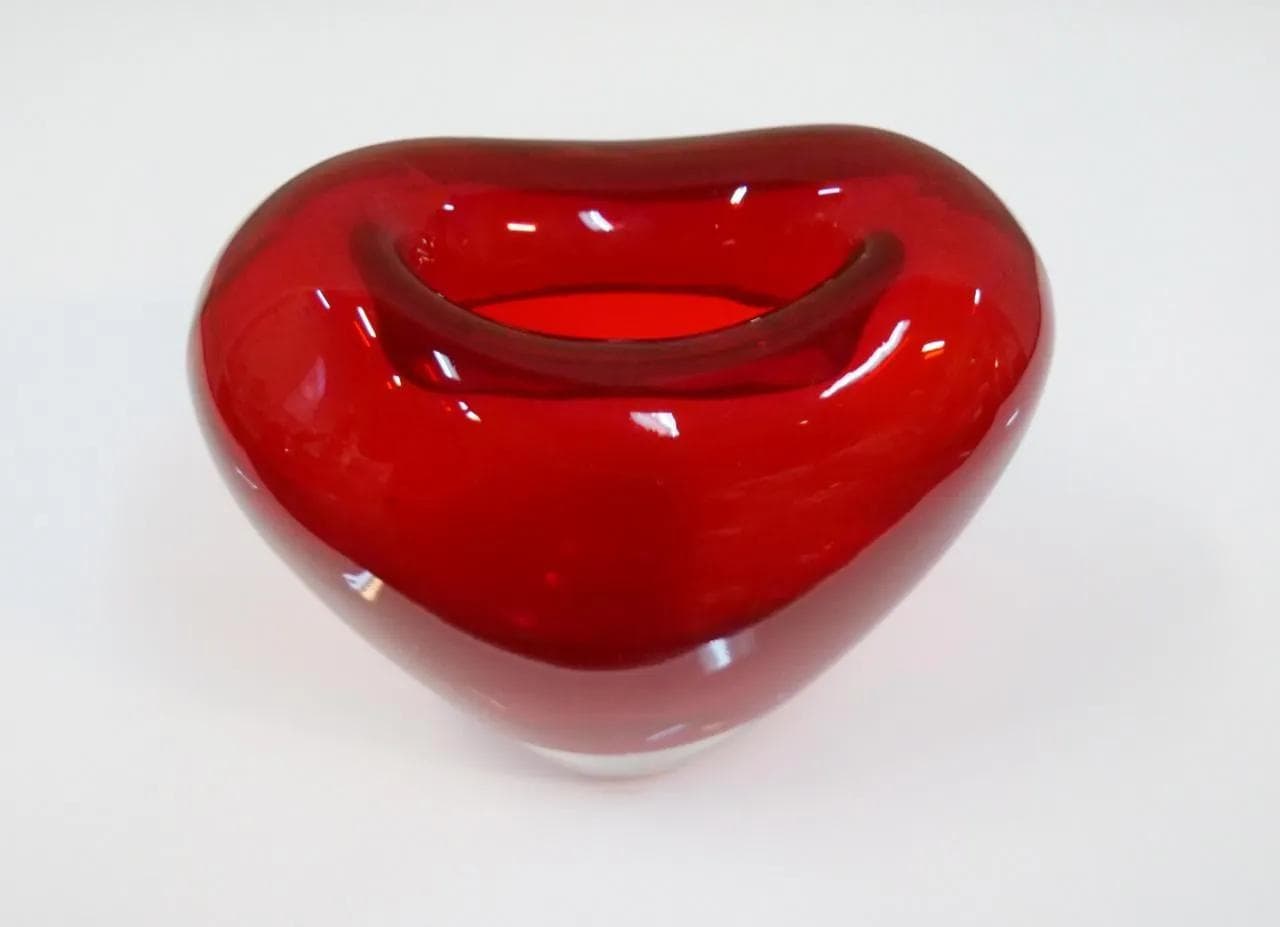 Czerwony wazon z kryształowego szkła, proj. P. Lütken dla Holmegaard, Dania, lata 50. - 19214