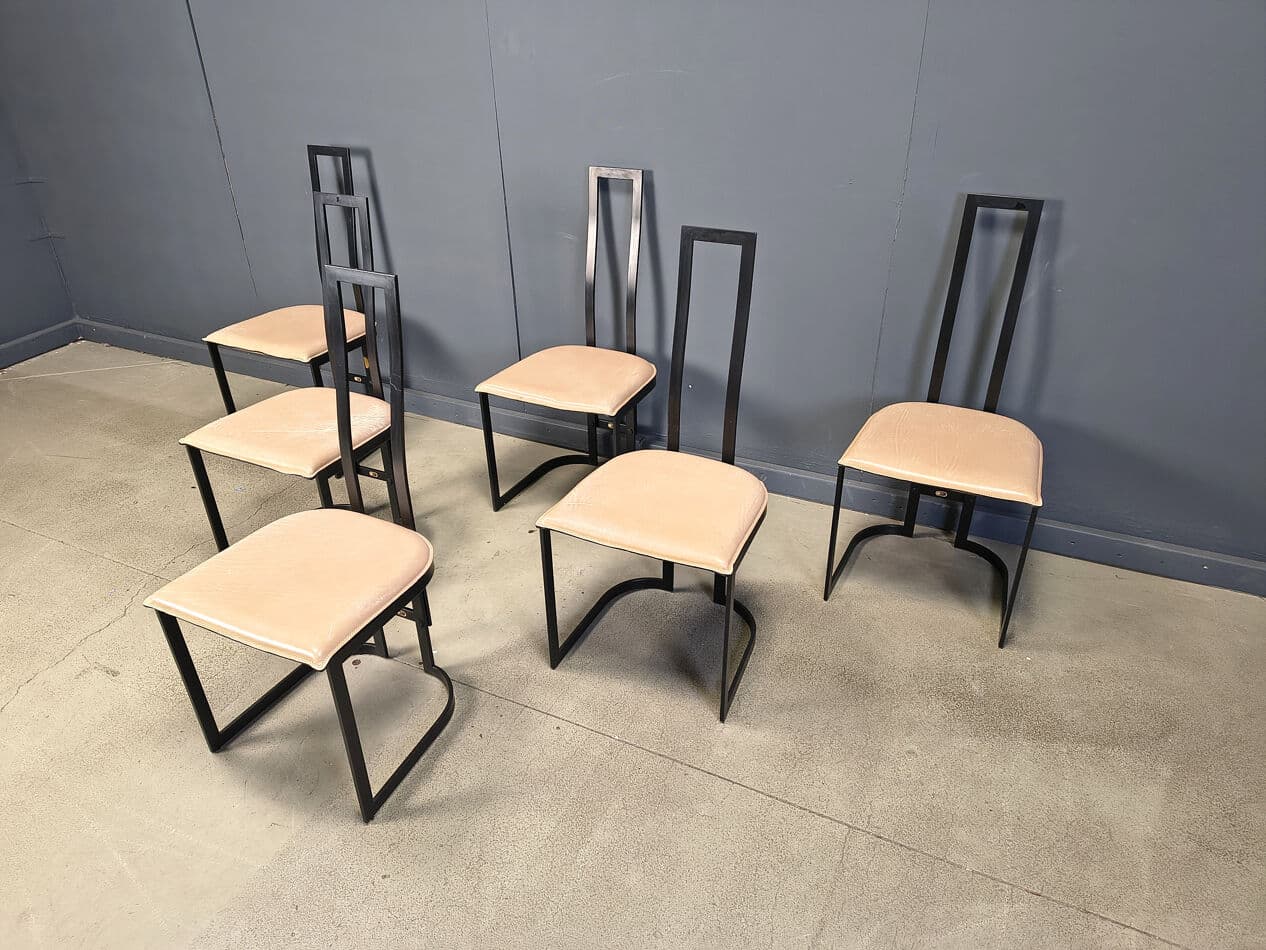 komplet sześciu krzeseł jadalnianych, postmodernizm, skóra beżowa, metal czarny, proj. G. Rinaldi, Włochy, lata 80. - 274555