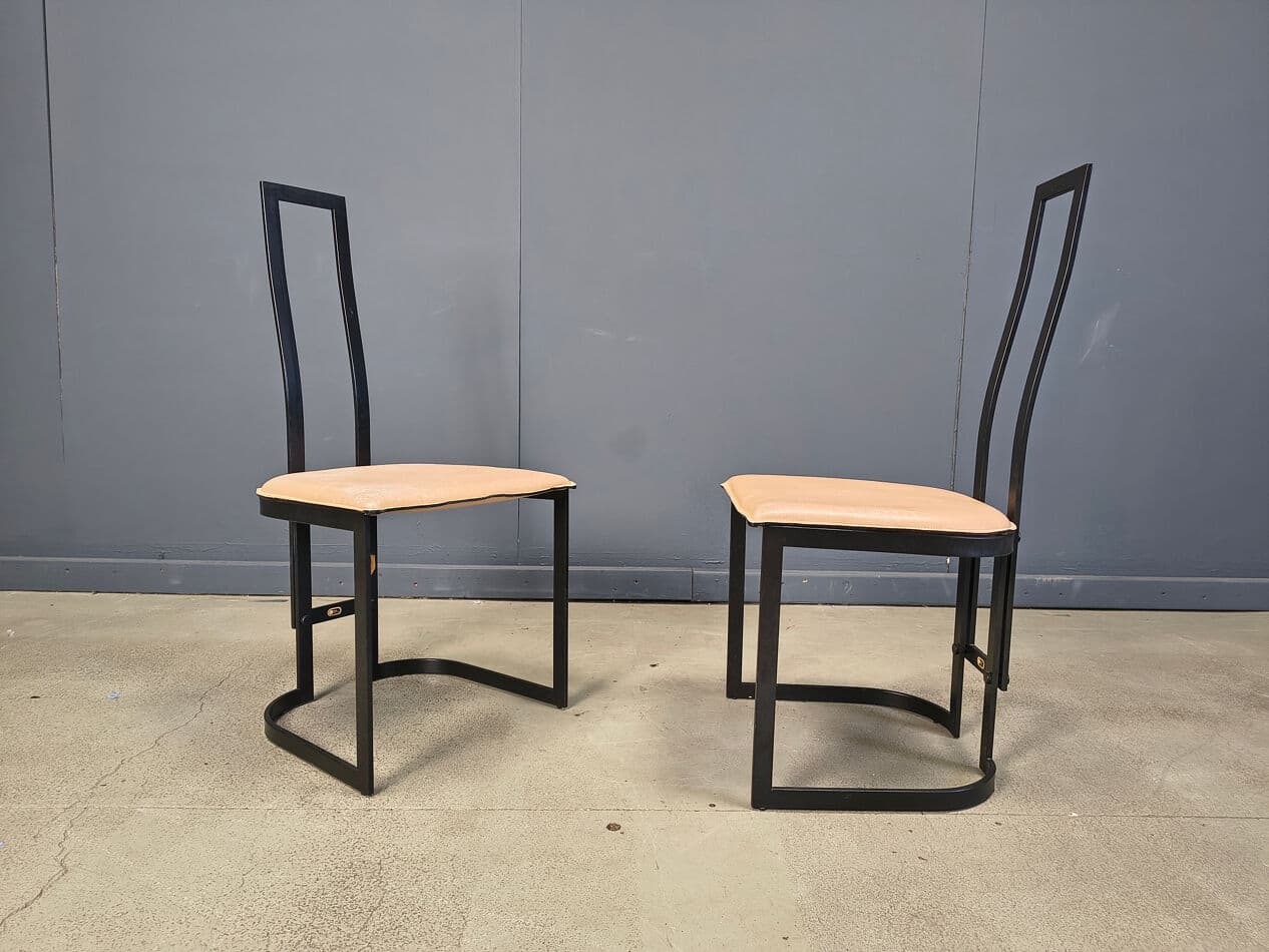 komplet sześciu krzeseł jadalnianych, postmodernizm, skóra beżowa, metal czarny, proj. G. Rinaldi, Włochy, lata 80. - 274547