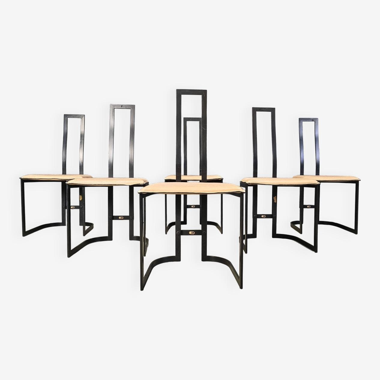 komplet sześciu krzeseł jadalnianych, postmodernizm, skóra beżowa, metal czarny, proj. G. Rinaldi, Włochy, lata 80. - 274551