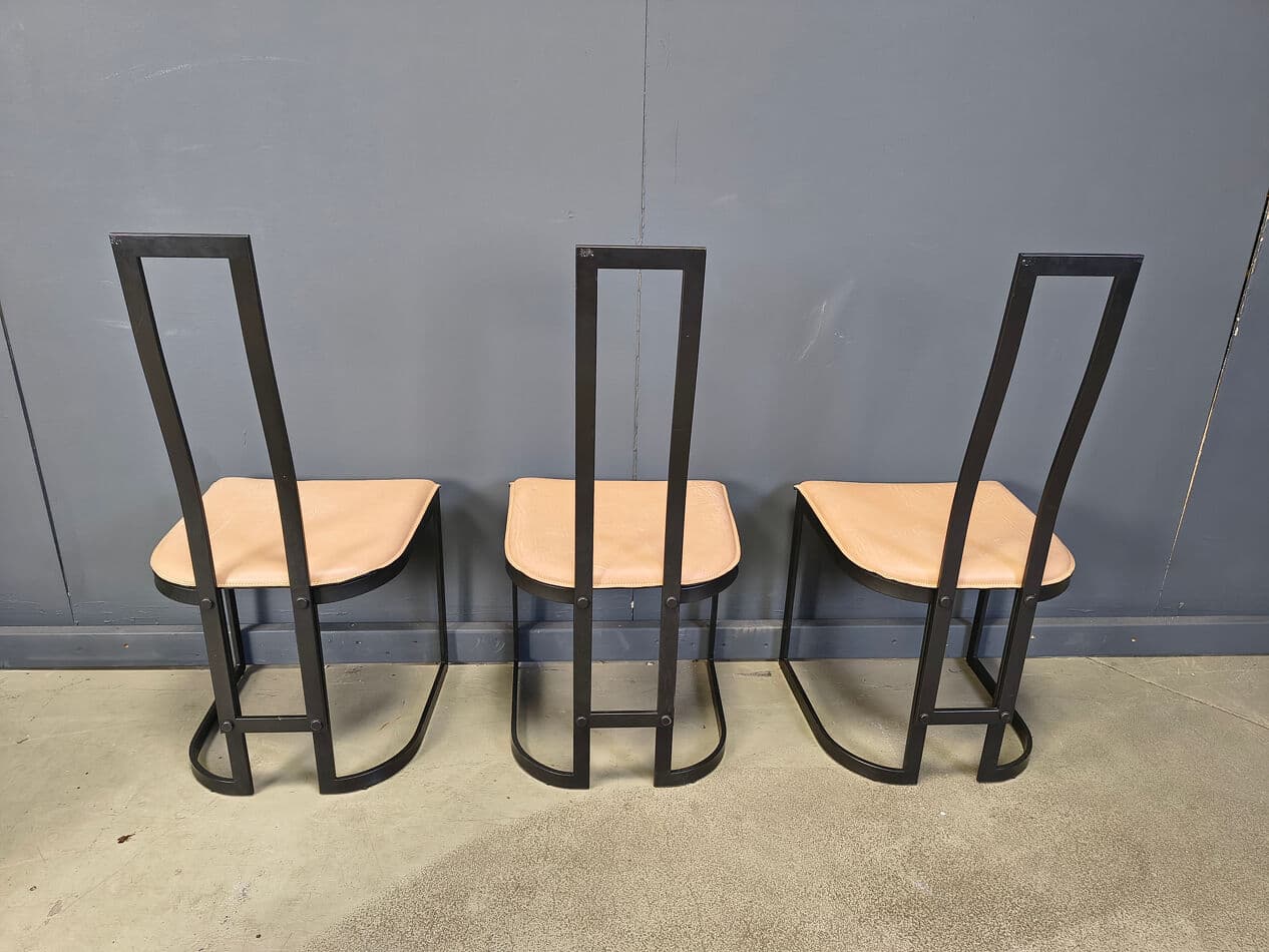 komplet sześciu krzeseł jadalnianych, postmodernizm, skóra beżowa, metal czarny, proj. G. Rinaldi, Włochy, lata 80. - 274556