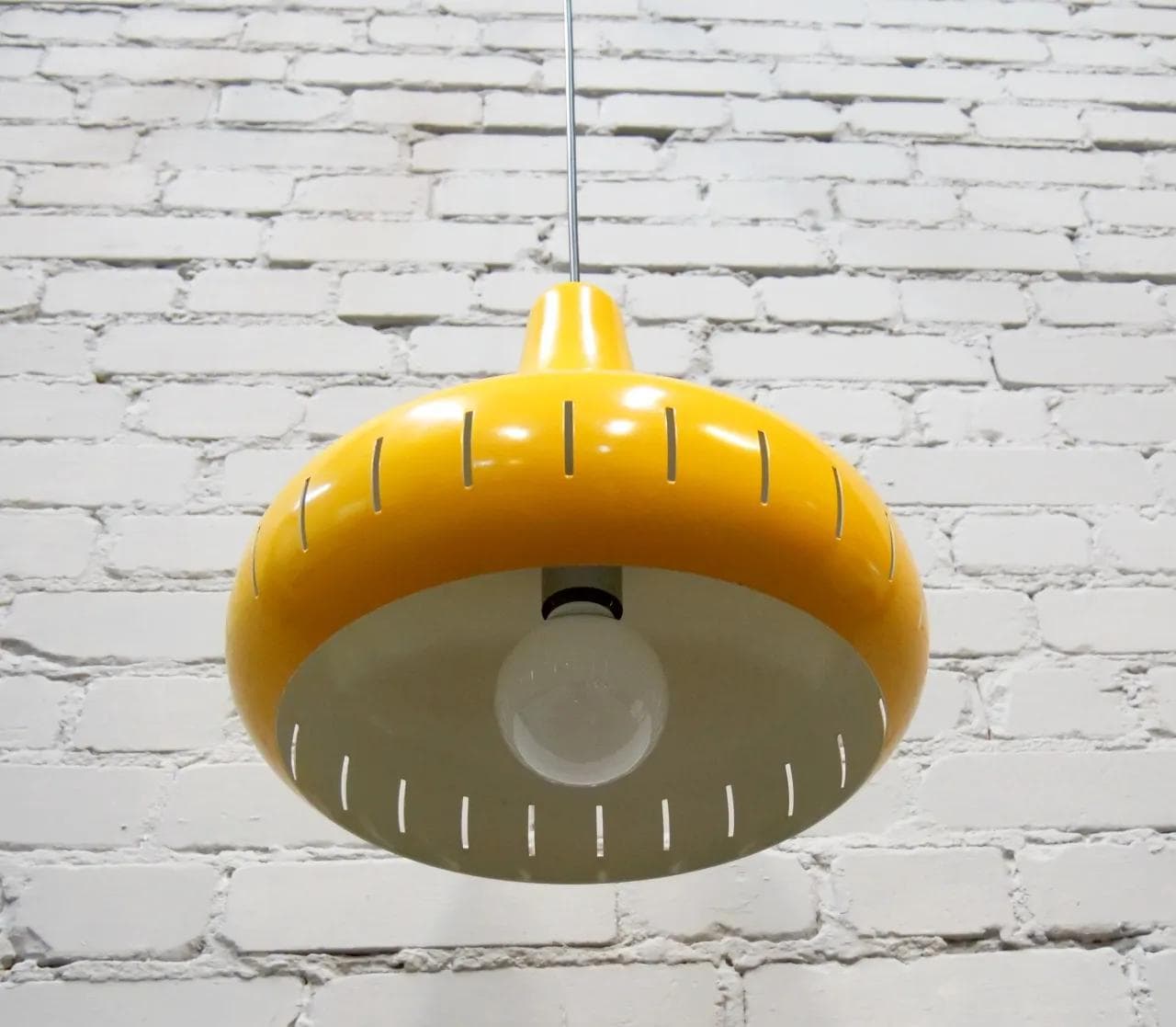 Lampa wisząca, żółty, aluminium lakierowane, Włochy, lata 60. - 19210