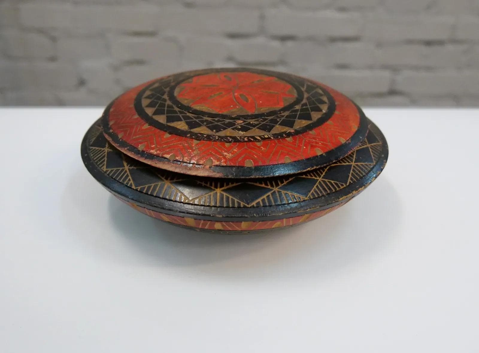 Czarno-czerwone drewniane puzderko na biżuterię, Holandia, lata 50. - 19177