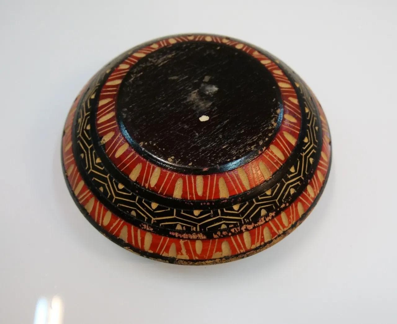 Czarno-czerwone drewniane puzderko na biżuterię, Holandia, lata 50. - 19175