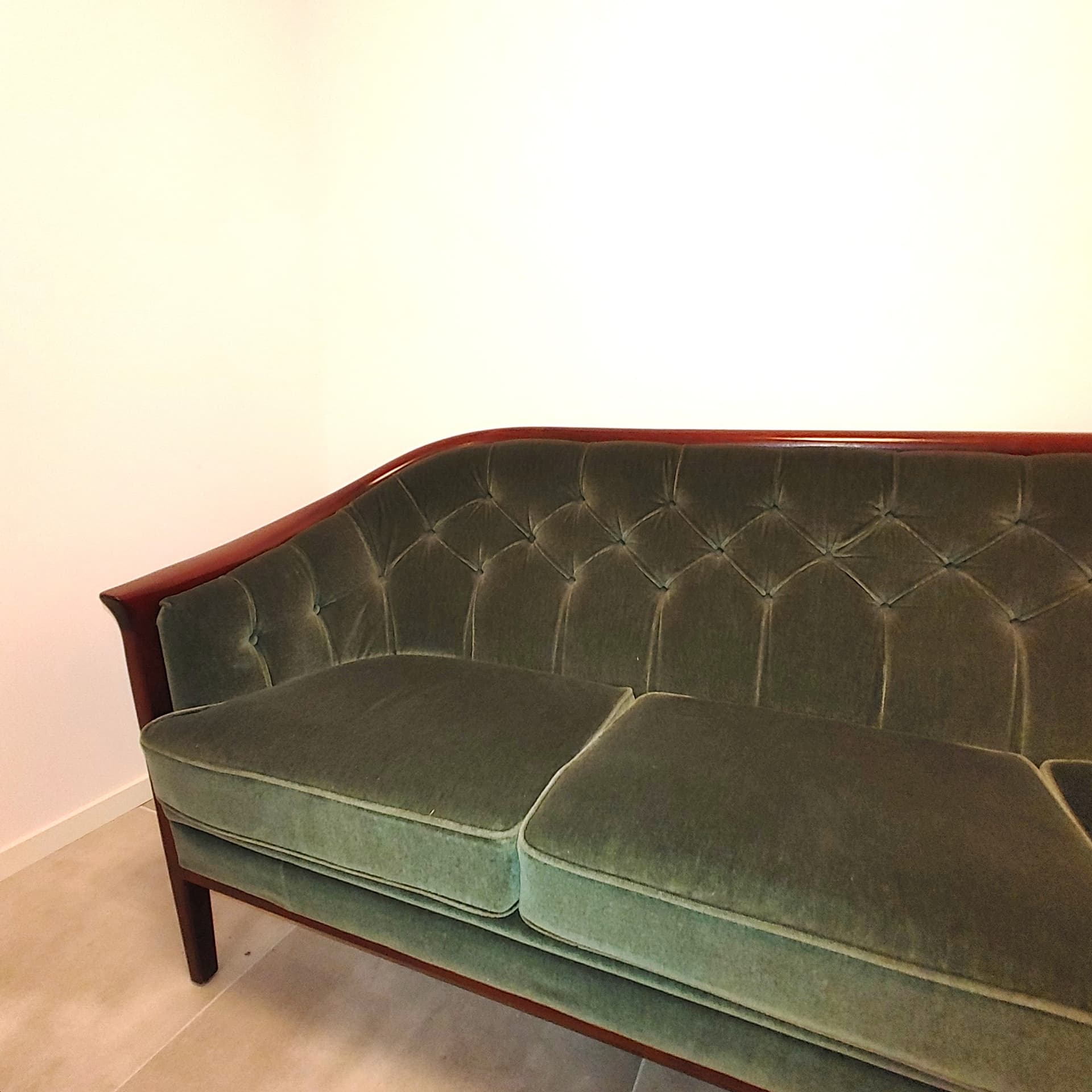 Sofa Aristokrat, olive velvet, walnut, by B. Fragd, Fridhagen, Sweden, 1960s. - 79317