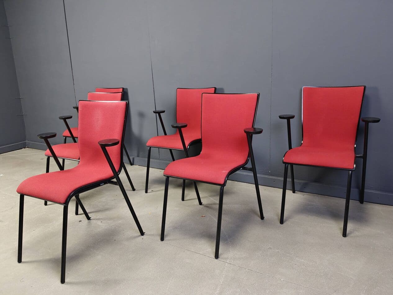 Zestaw sześciu krzeseł Occhio, velvet czerwony, stal czarna, proj. R. Vandebeek, Belgia, pocz. XXI w. - 273123