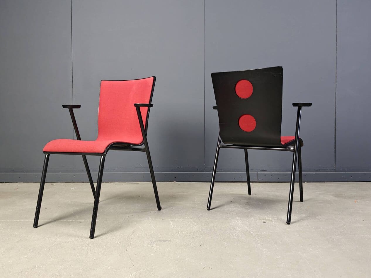 Zestaw sześciu krzeseł Occhio, velvet czerwony, stal czarna, proj. R. Vandebeek, Belgia, pocz. XXI w. - 273117