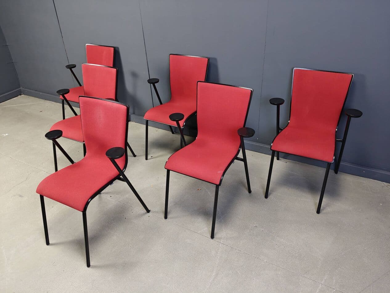 Zestaw sześciu krzeseł Occhio, velvet czerwony, stal czarna, proj. R. Vandebeek, Belgia, pocz. XXI w. - 273124