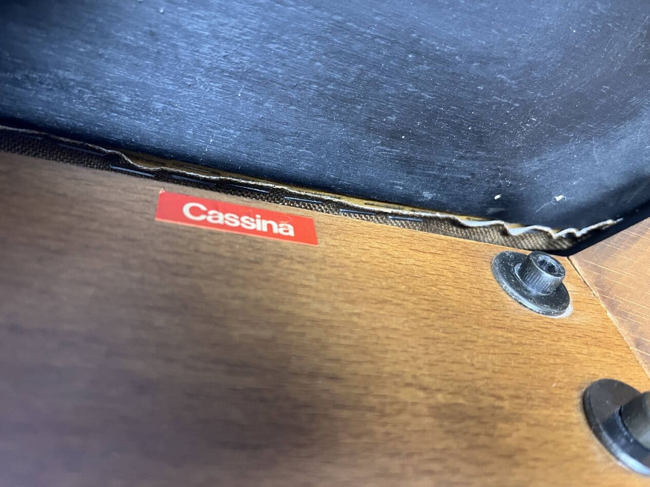 Komplet krzeseł jadalnianych Pelope, drewno czarne, beżowa tkanina, proj. F. Binfarè, Cassina, Włochy, lata 90. - 272779