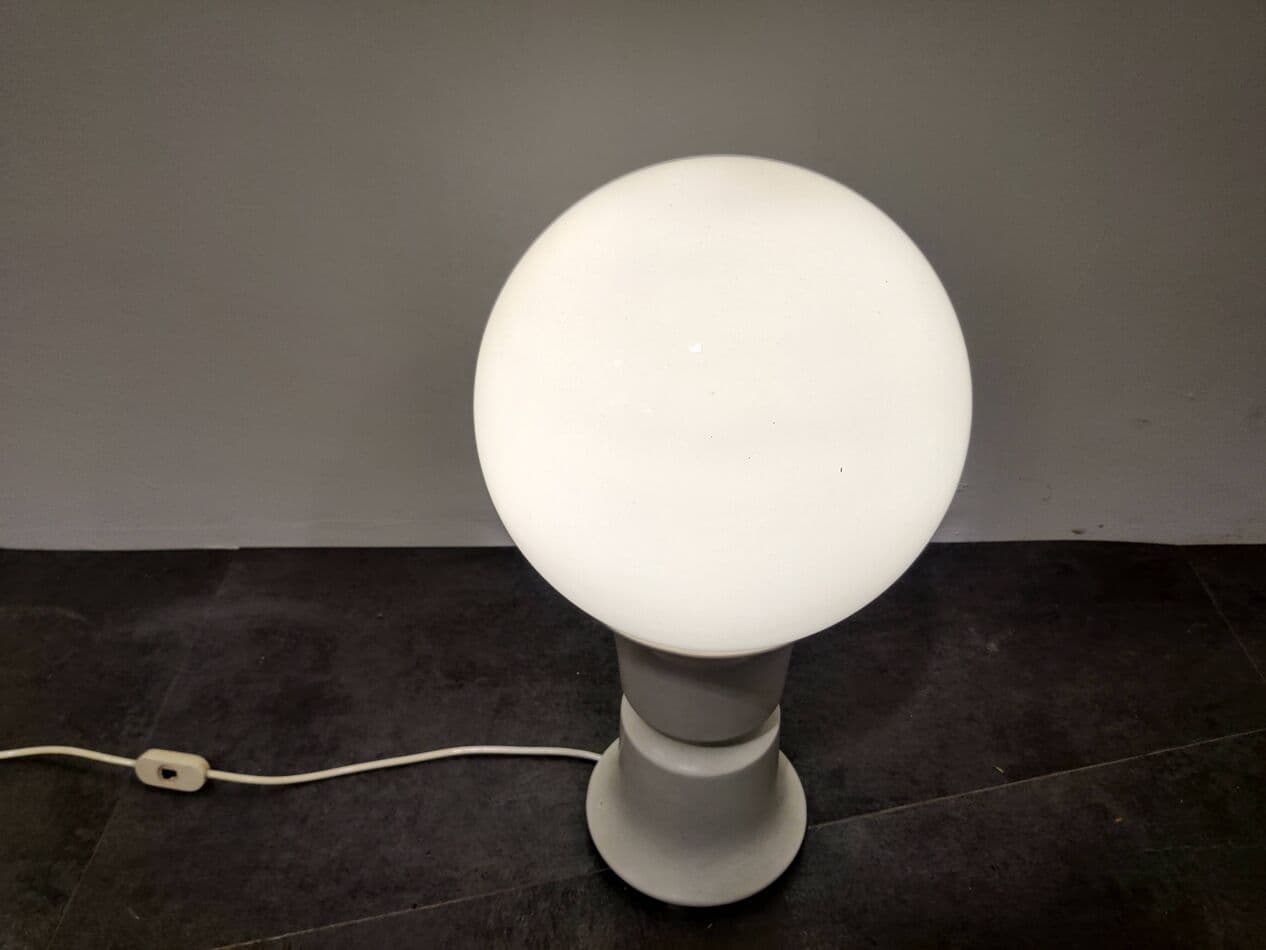 Lampa stołowa Space Age, szkło opalizujące białe, ceramika szara, Włochy, lata 70. - 272700