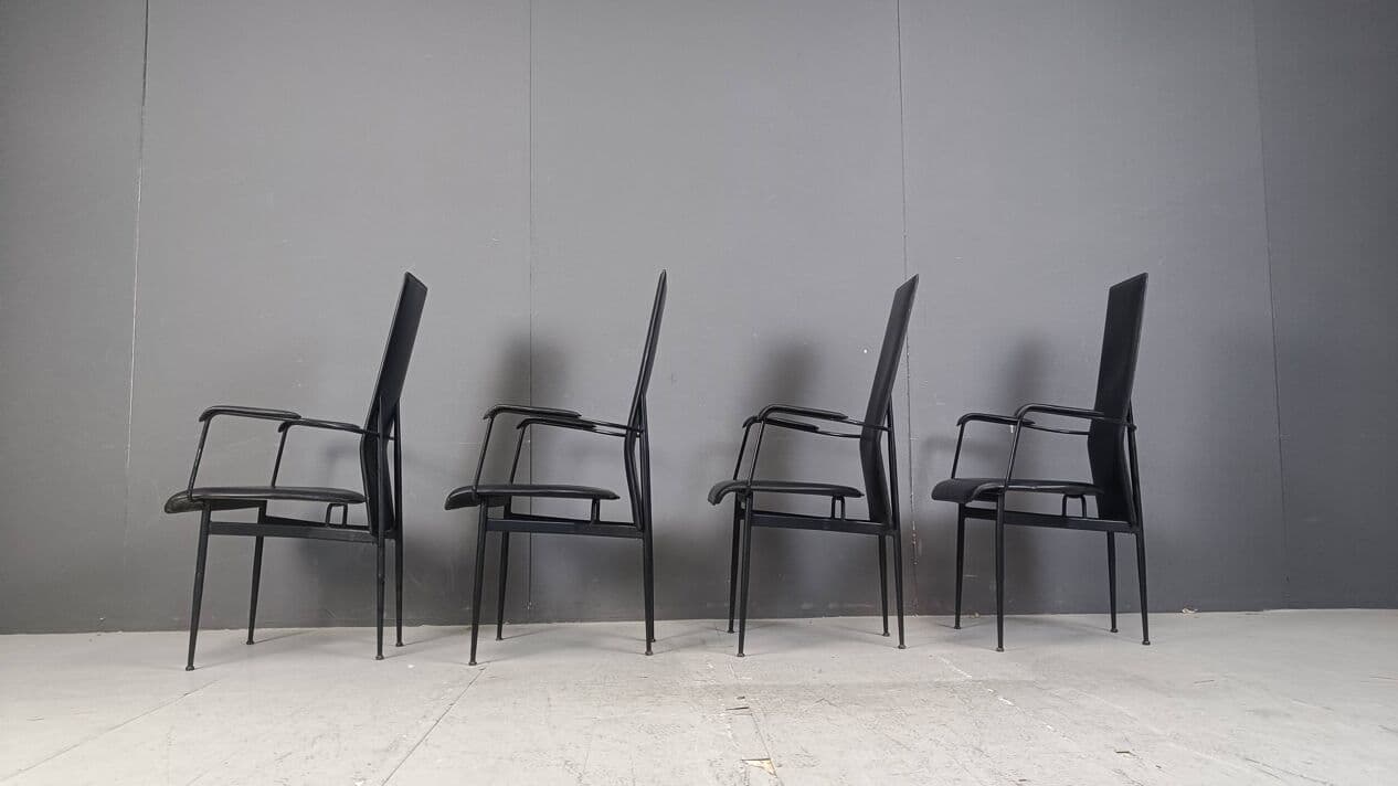 zestaw czterech krzeseł S44, skóra czarna, metal czarny, Włochy, lata 80. - 271883