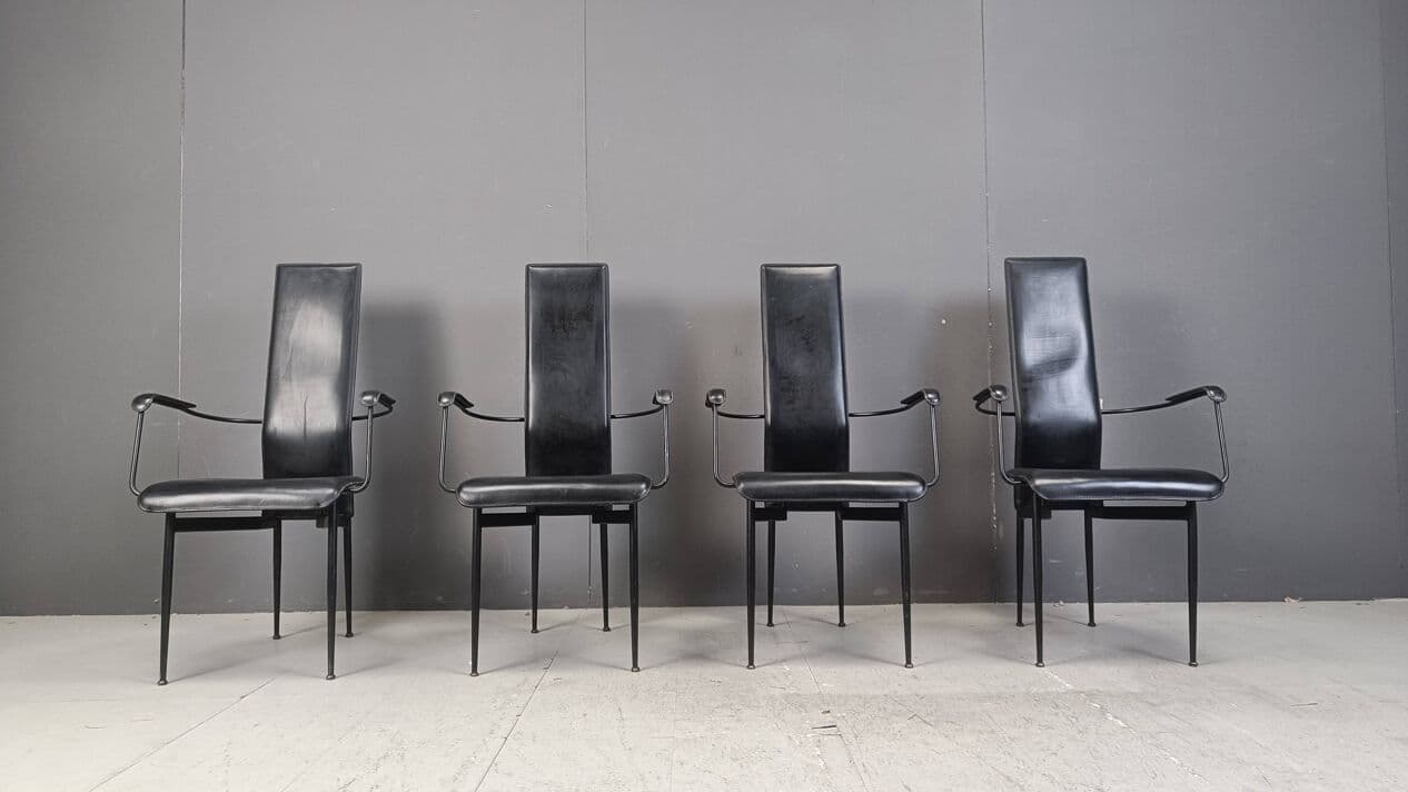 zestaw czterech krzeseł S44, skóra czarna, metal czarny, Włochy, lata 80. - 271880