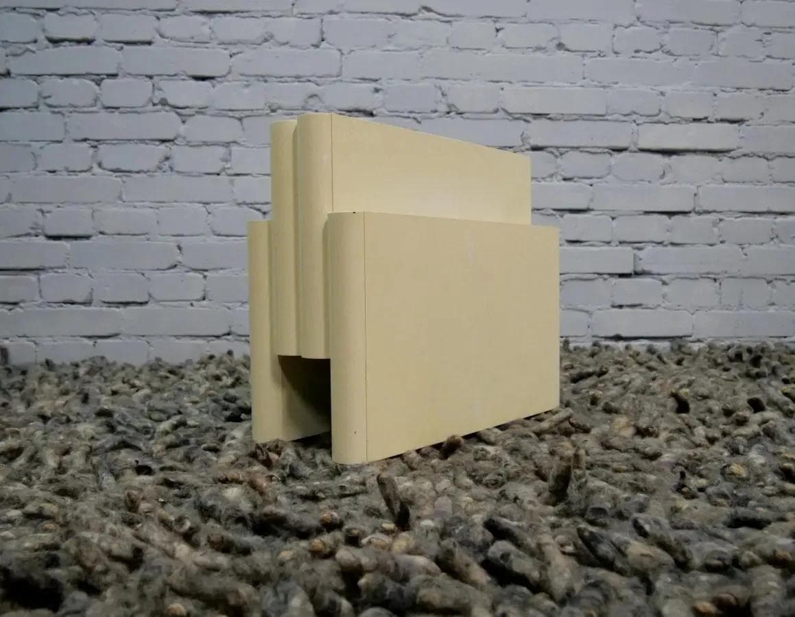 Gazetnik Portaviste, plastik beżowy, proj. G. Stoppino, Kartell, Włochy, lata 70. - 19351