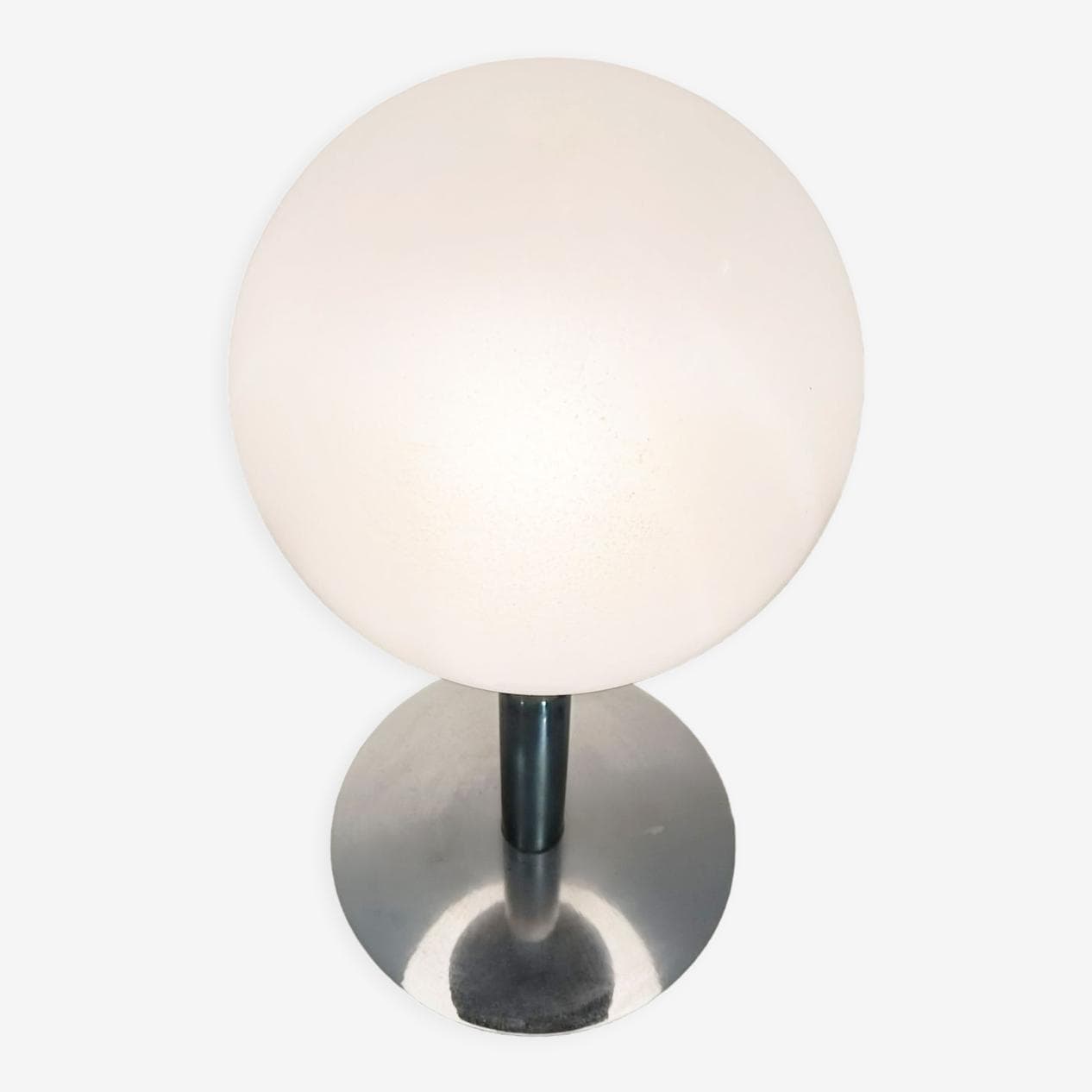 Lampa stołowa, szkło mlecznobiałe, chrom szary, Włochy, lata 60. - 271727