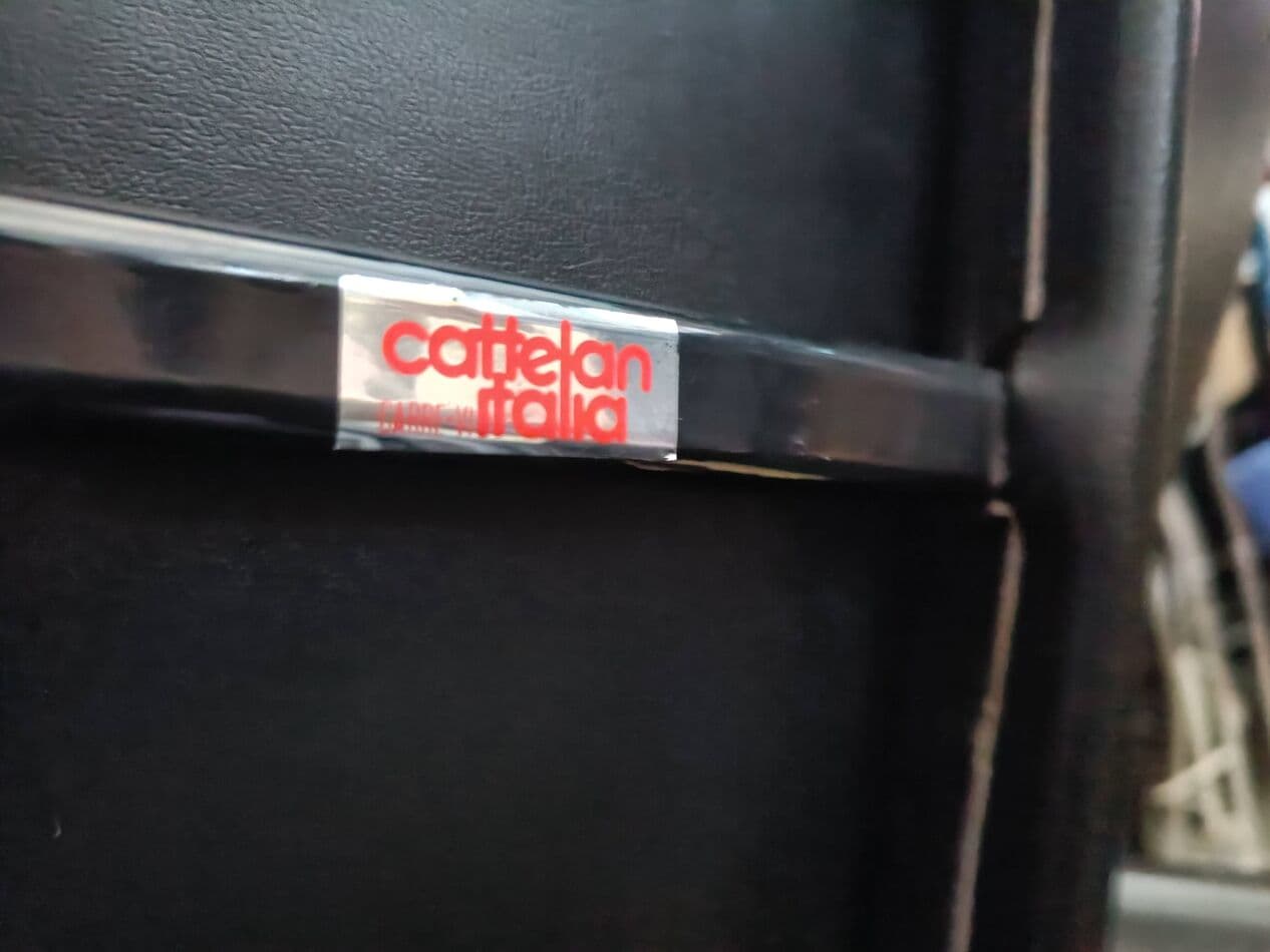 Komplet krzeseł do jadalni, postmodernistyczne, skóra czarna, metal czarny, Cattelan Italy, Włochy, lata 80. - 271435