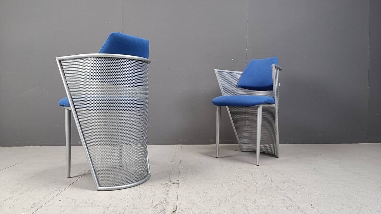 Komplet sześciu krzeseł jadalnianych postmodernistycznych, tkanina niebieska, metal, Belgia, lata 80. - 269500