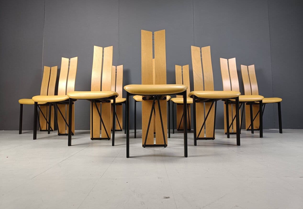 Zestaw dziesięciu krzeseł jadalnianych postmodernistycznych, drewno beżowy, skóra beżowy, metal czarny, Włochy, lata 80. - 269257