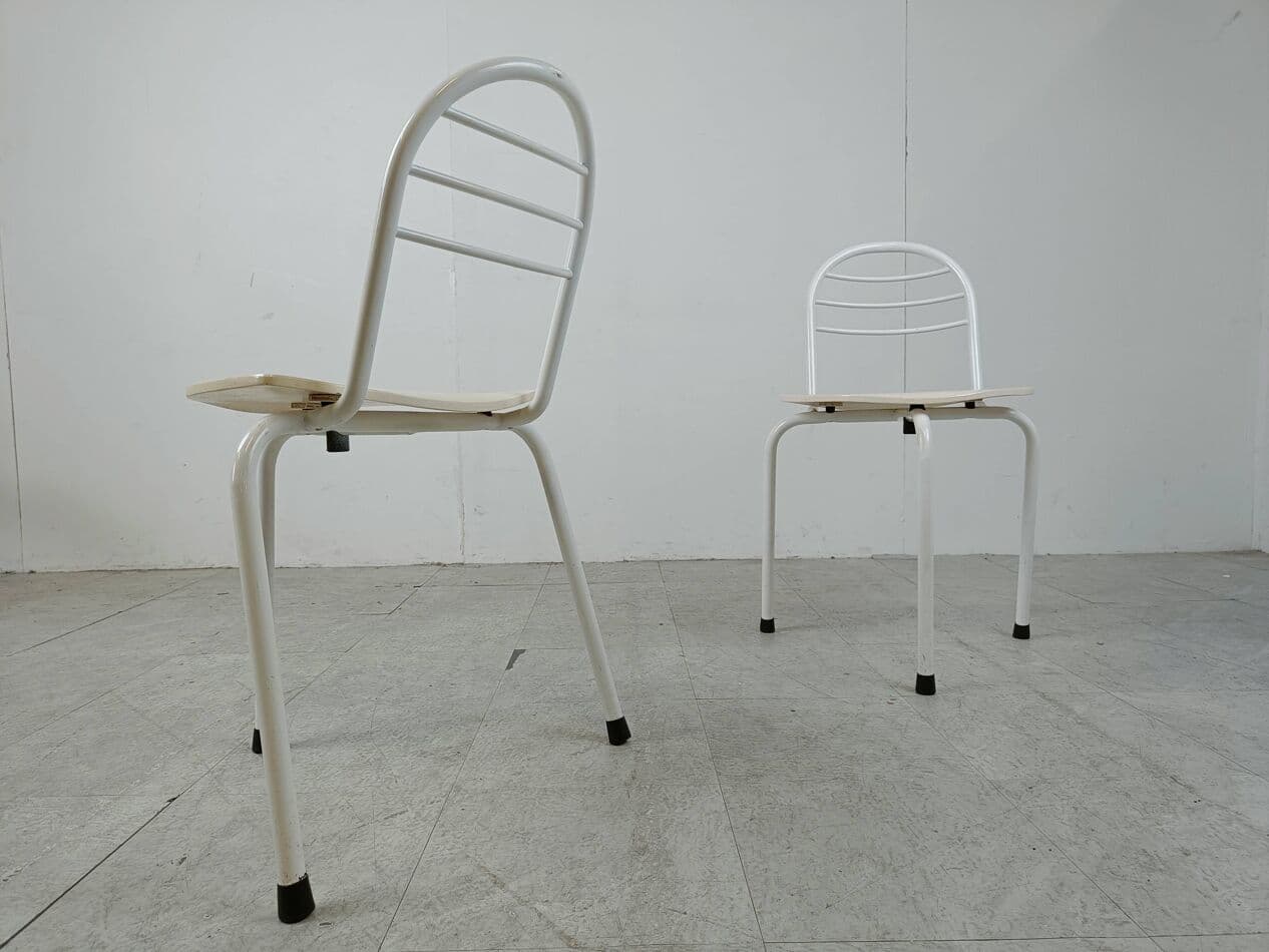 zestaw czterech krzeseł tripod, postmodernizm, metal biały, drewno, Belgia, lata 80. - 268946