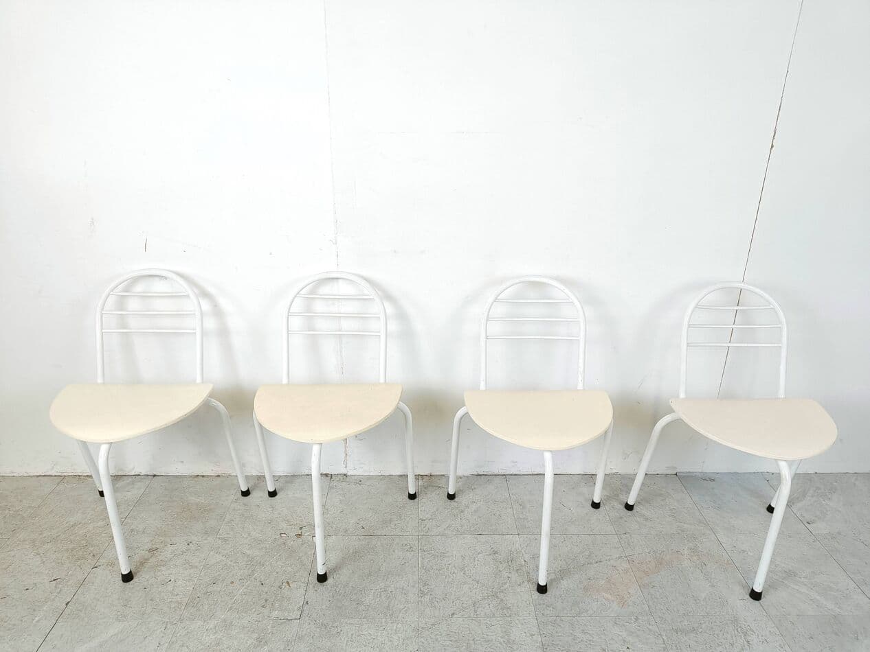 zestaw czterech krzeseł tripod, postmodernizm, metal biały, drewno, Belgia, lata 80. - 268947