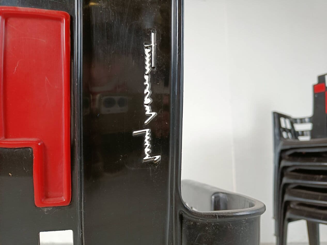 zestaw sześciu krzeseł z podłokietnikami Boston, multikolor, plastik, proj. P. Paulin, Francja, lata 80. - 268913