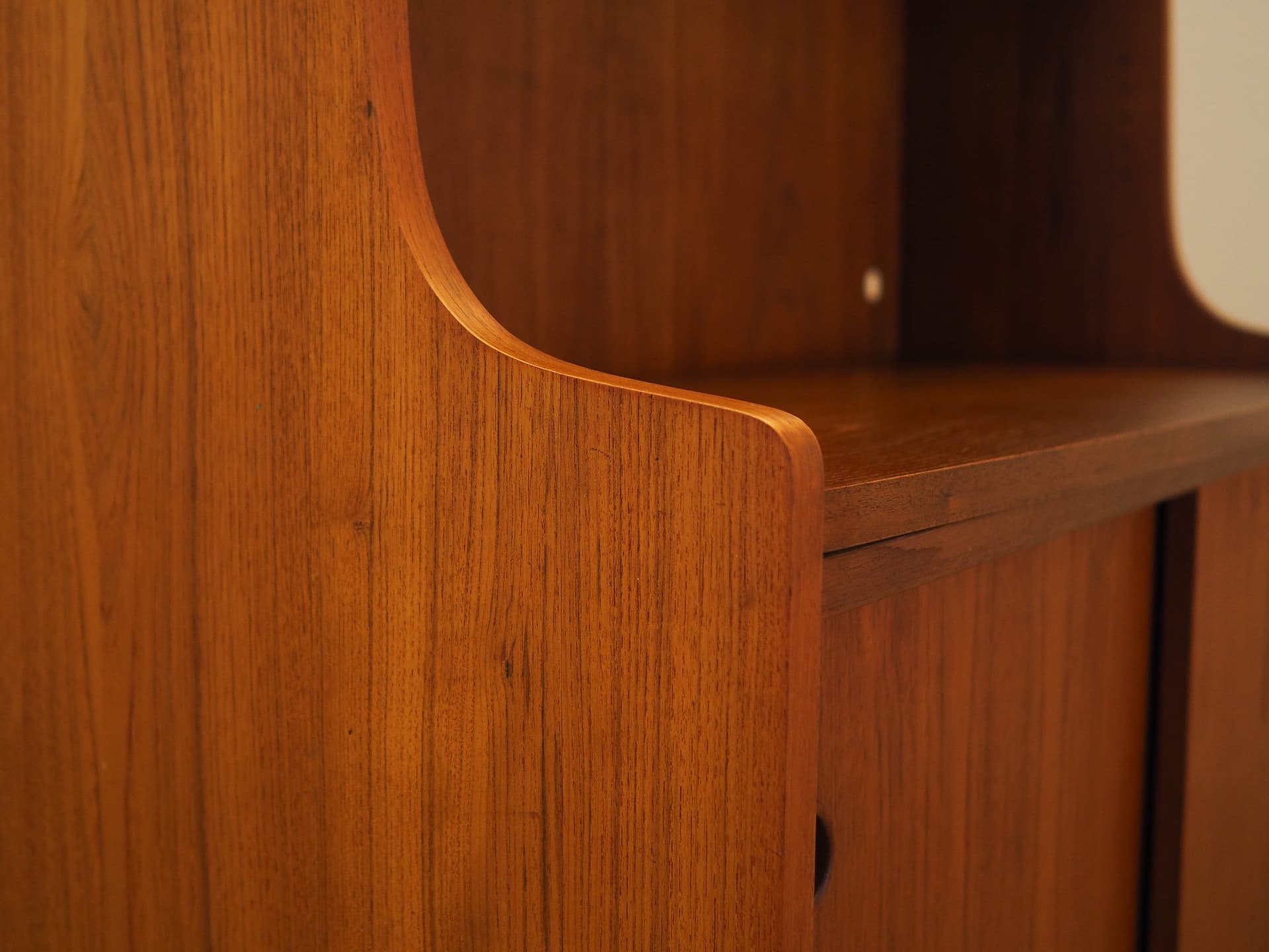 Biblioteczka, teak brązowy, proj. J. Sorth, Dania, lata 70. - 261880