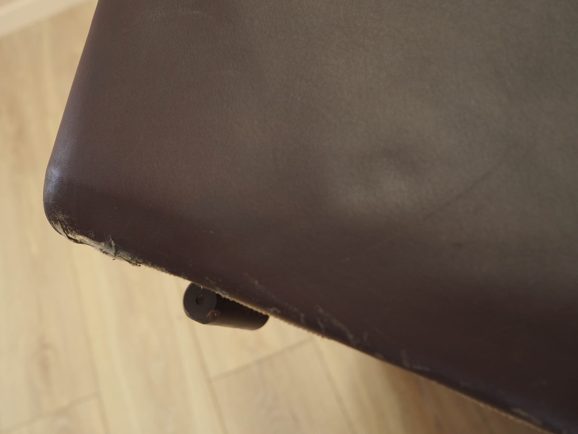 Fotel, skóra brązowa, Włochy, lata 60. - 261892