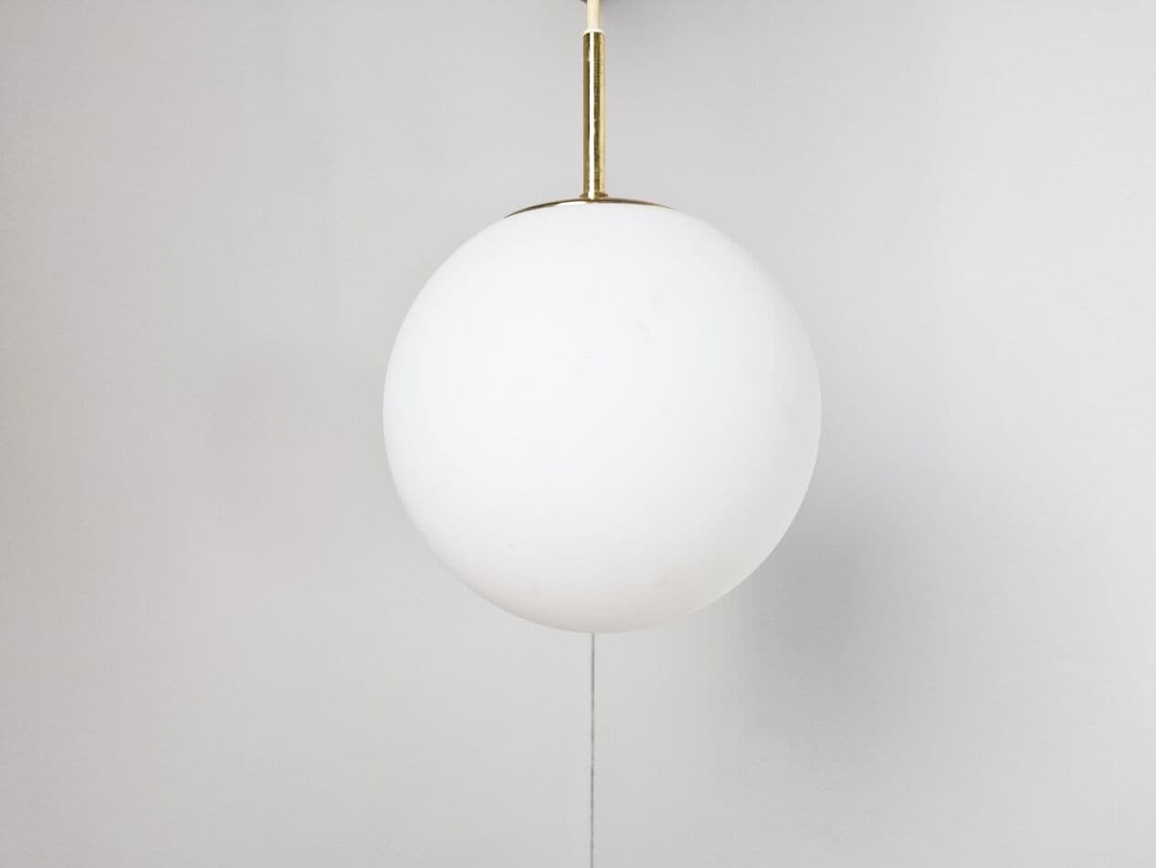 Lampa wisząca, opalowe szkło białe, mosiądz, Limburg, Niemcy, lata 70. - 268312