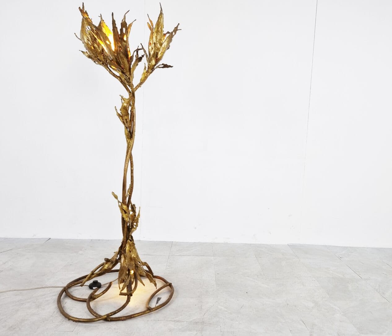 Lampa podłogowa brutalistyczna, mosiądz złoty, proj. P. Moerenhout, Belgia, lata 70. - 268299