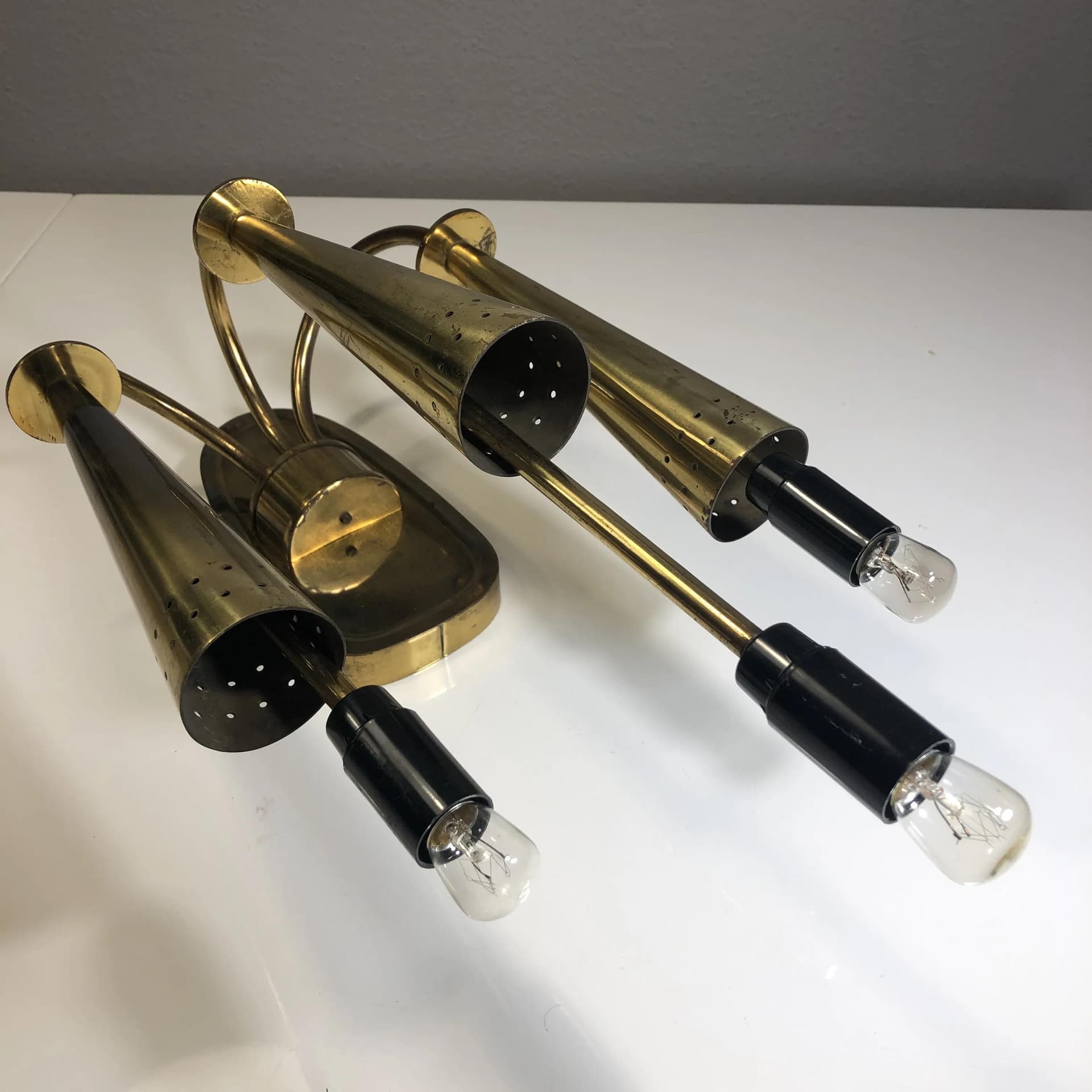 Pair of wall sconces Stilnovo, gilded steel, Germany, 1960s. - 19579