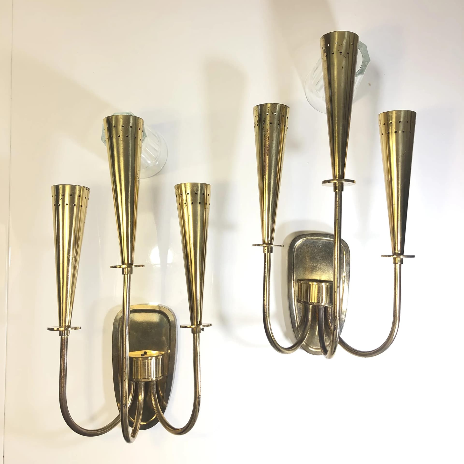 Pair of wall sconces Stilnovo, gilded steel, Germany, 1960s. - 19577