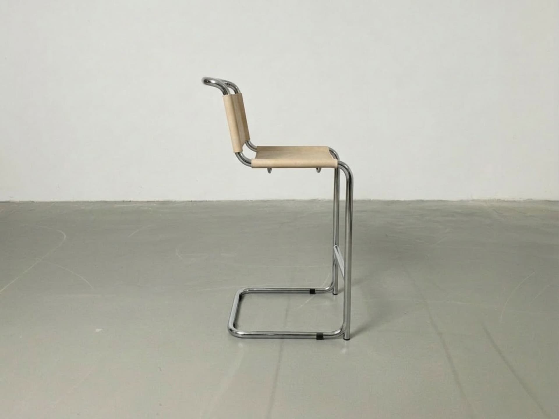 Hoker z giętej stali inspirowany proj. S33 M. Stam, miodowy, skóra naturalna - 262144