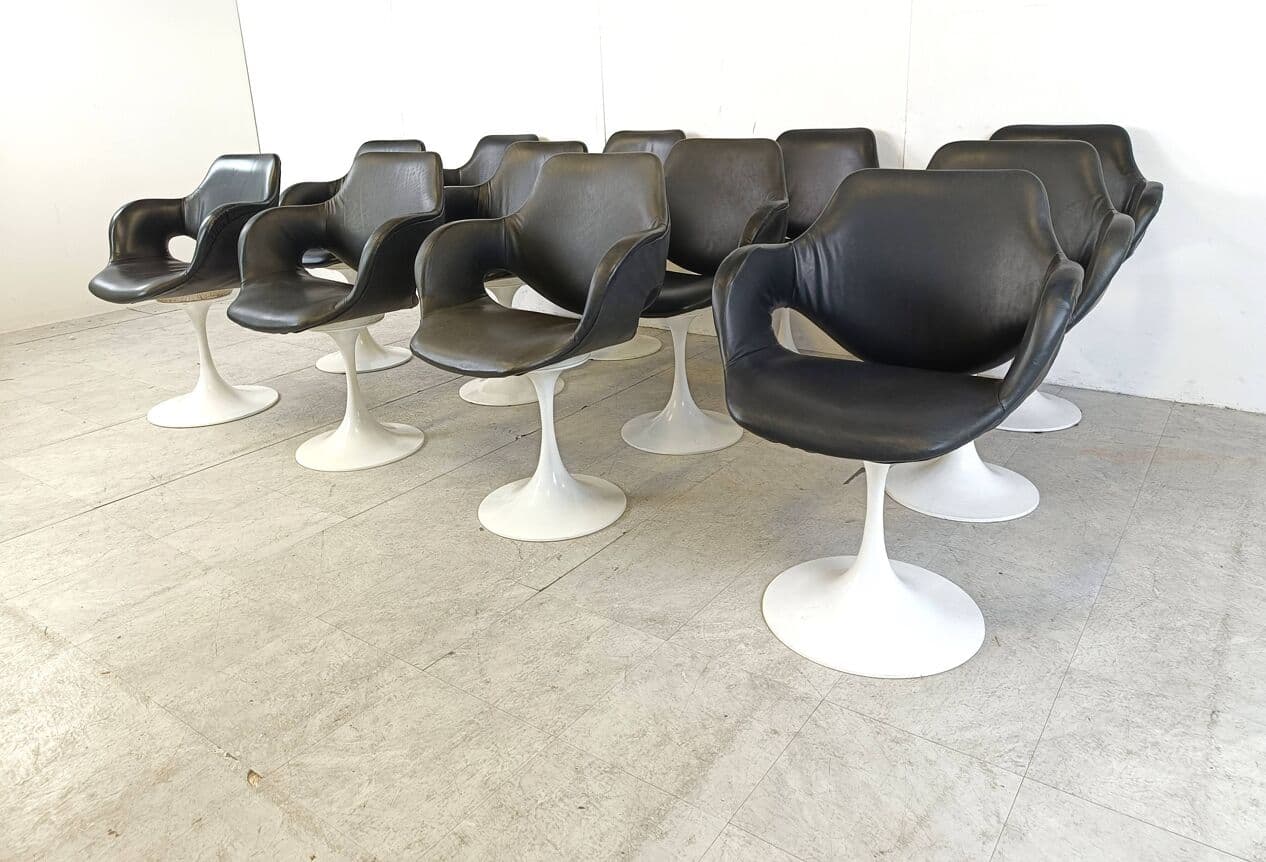 zestaw dwunastu krzeseł jadalnianych Euro FV tulip, skaj czarny, metal biały, Belgia, lata 70. - 266501