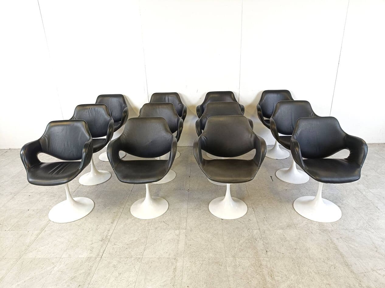 zestaw dwunastu krzeseł jadalnianych Euro FV tulip, skaj czarny, metal biały, Belgia, lata 70. - 266498