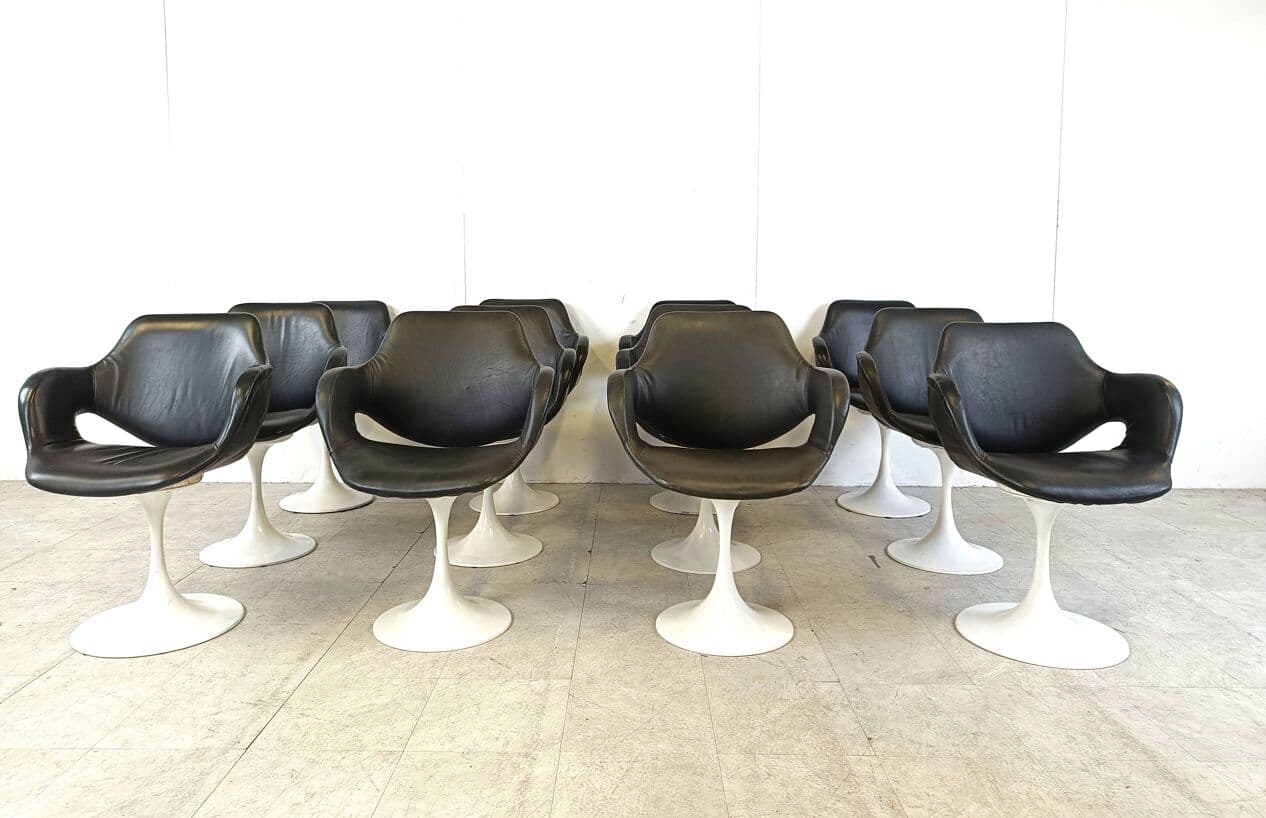 zestaw dwunastu krzeseł jadalnianych Euro FV tulip, skaj czarny, metal biały, Belgia, lata 70. - 266502