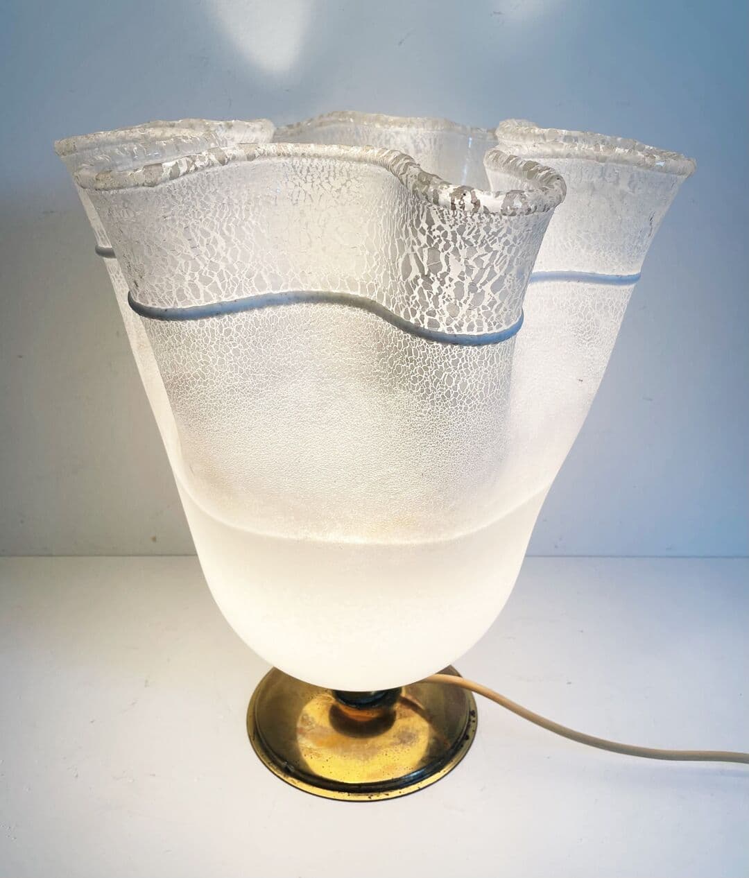 Lampa stołowa, Mazzega, szkło biały, mosiądz, Włochy, lata 60. - 266092