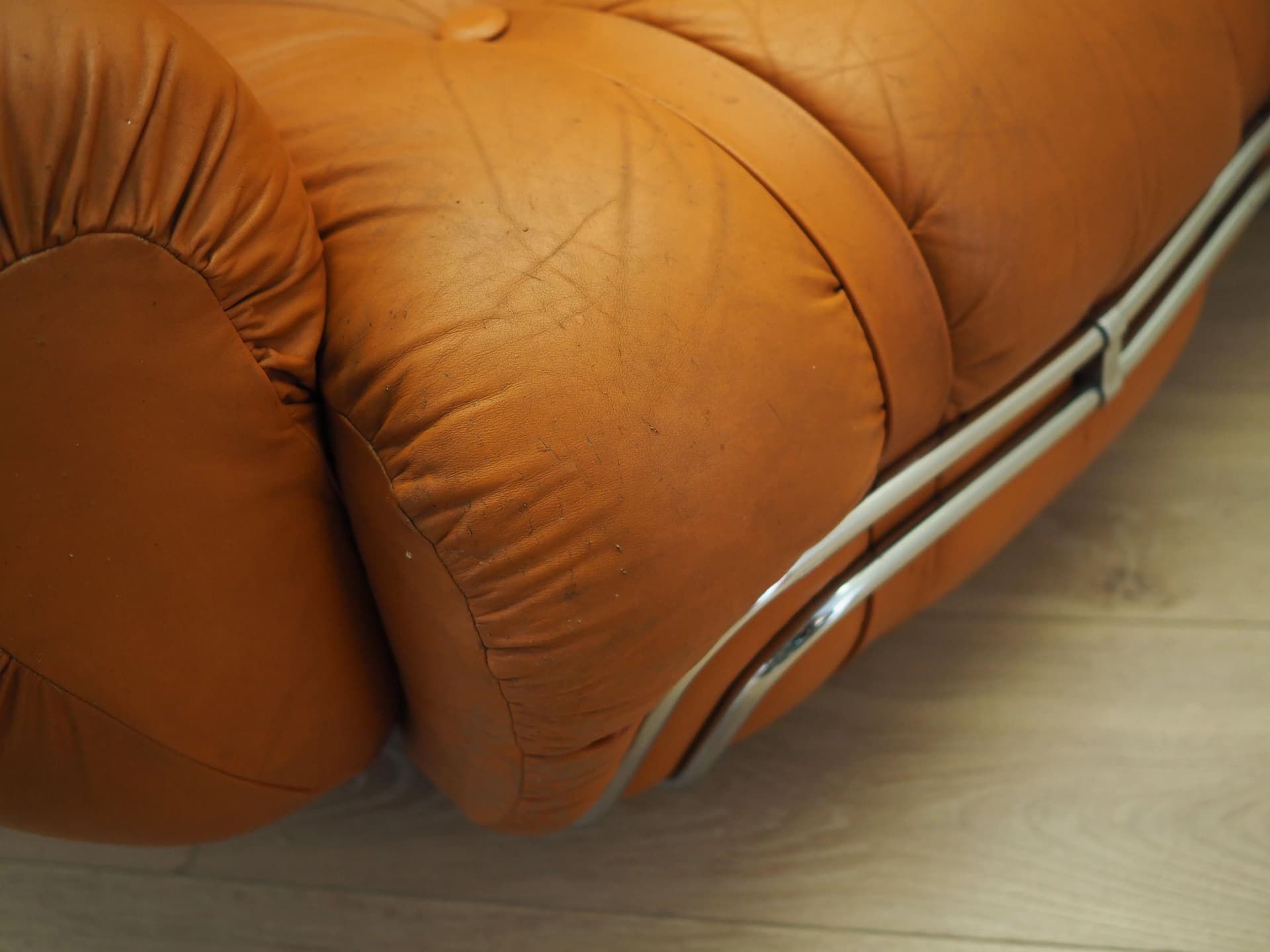 Sofa Space Age, ekoskóra pomarańczowa, metal chromowany, Włochy, lata 60. - 19720