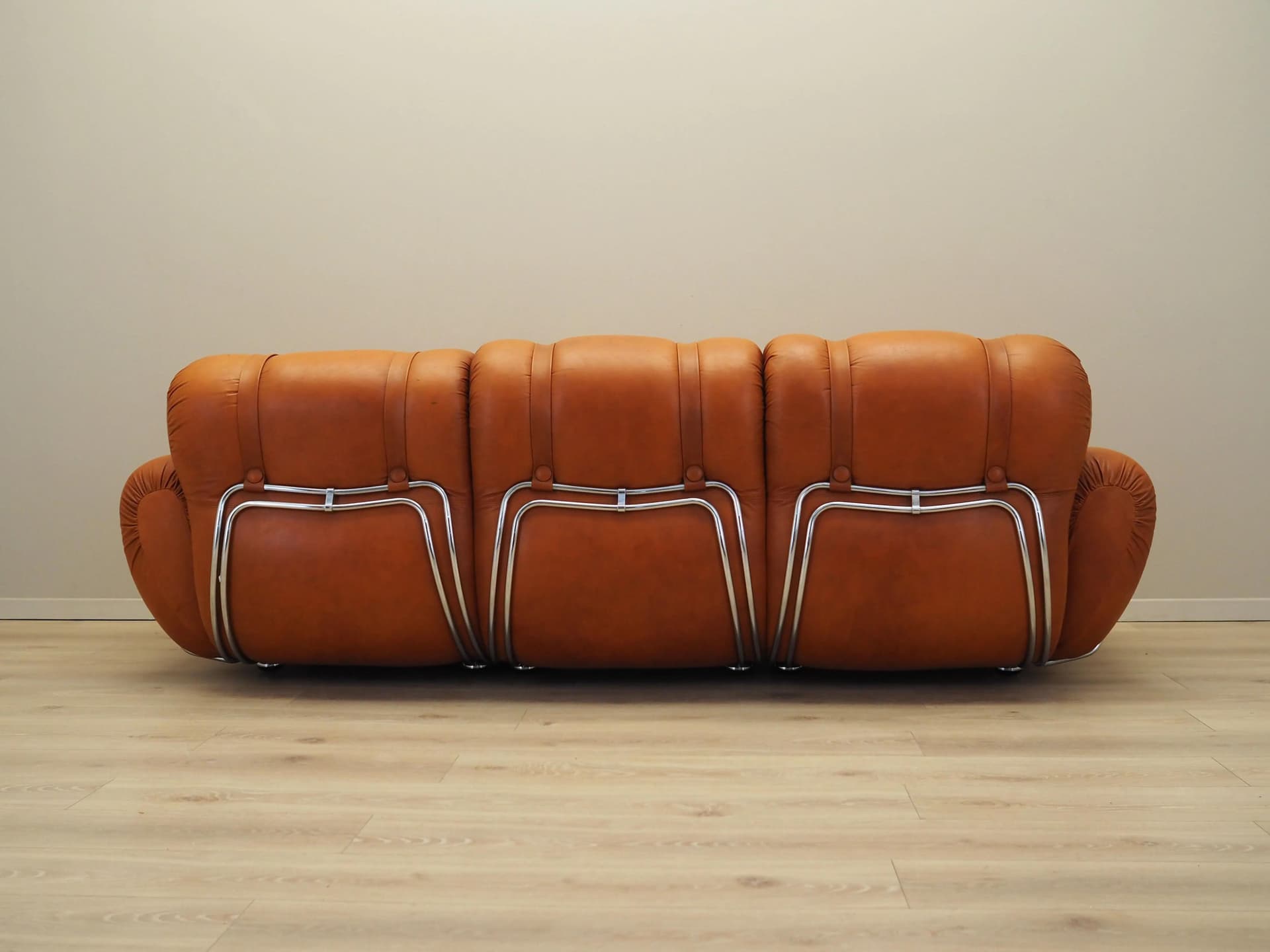 Sofa Space Age, ekoskóra pomarańczowa, metal chromowany, Włochy, lata 60. - 19716