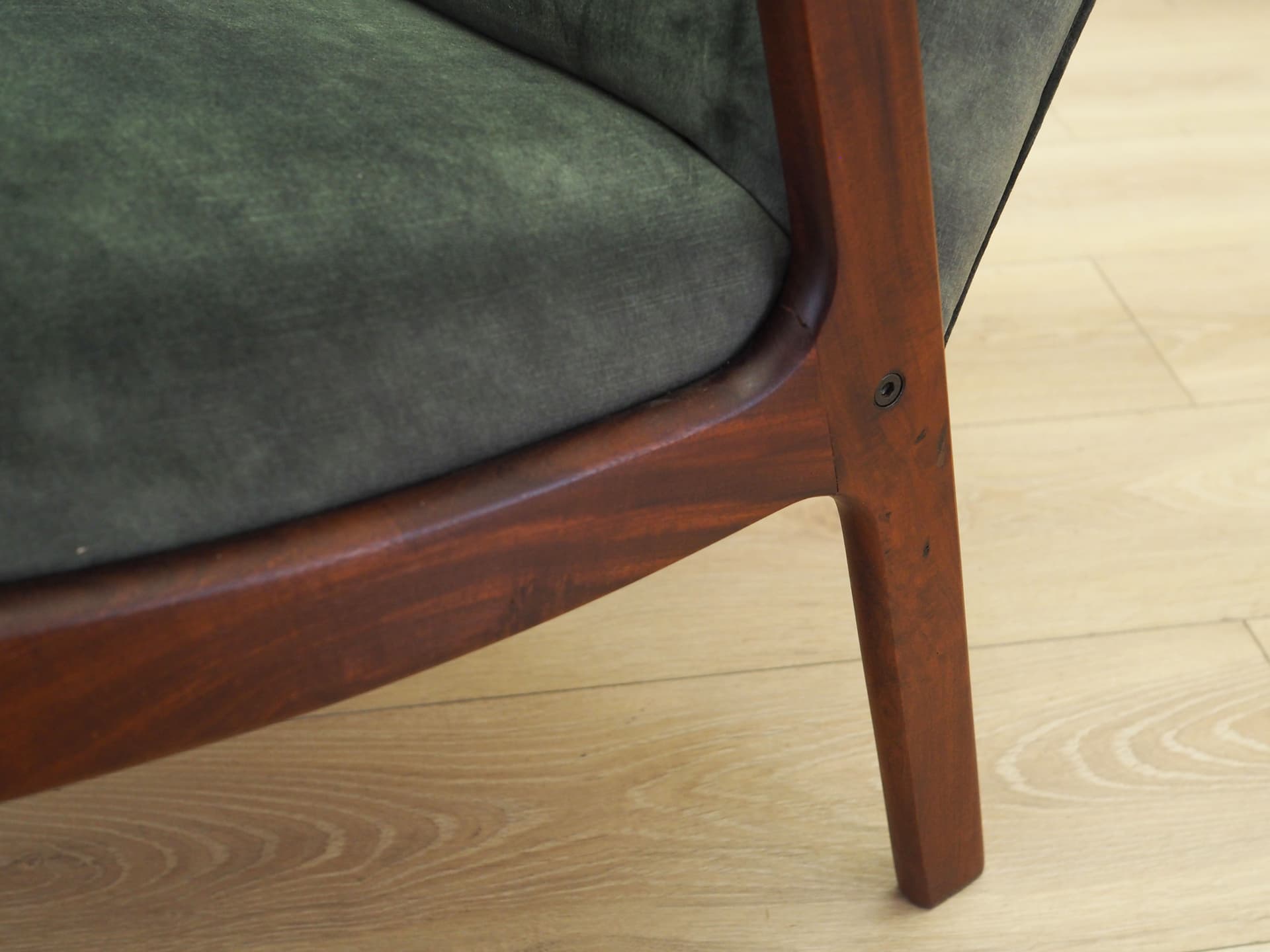 Fotel, velvet zielony, teak, Dania, lata 70. - 75939
