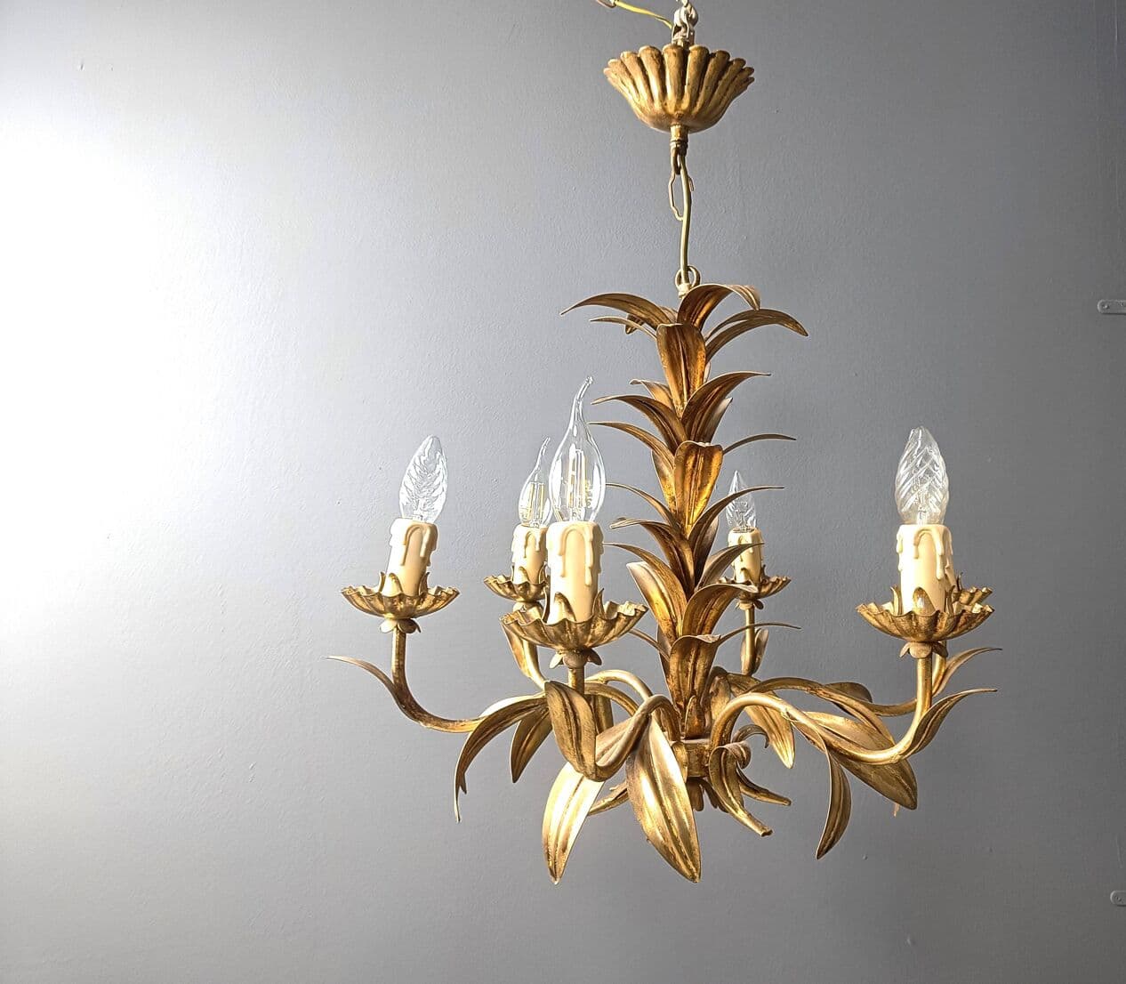 Chandelier Pineapple, gold metal, Italy, 1960s. - 263967
