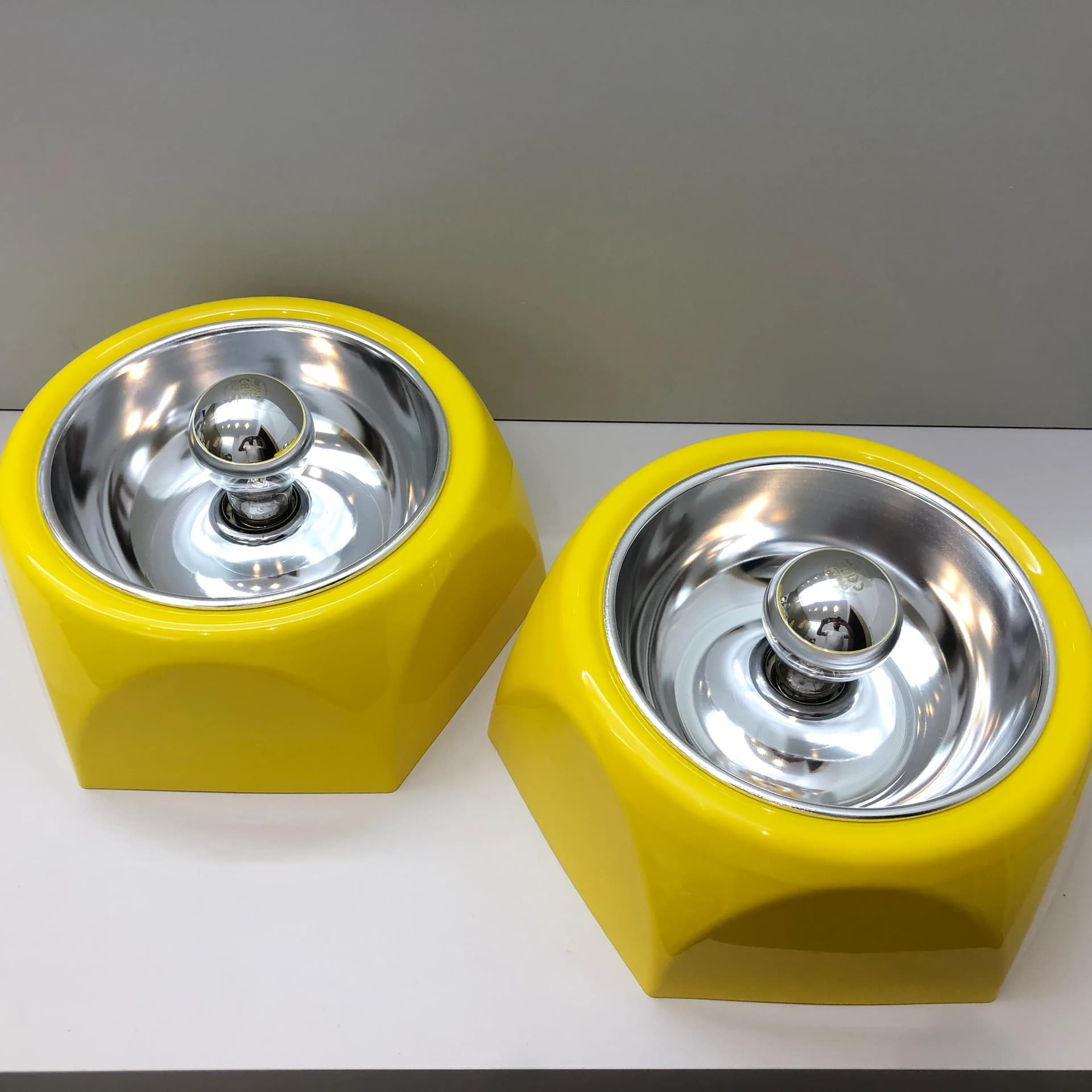 Para kinkietów, żółty plastik, metal chromowany, Kinkeldey Leuchten, Niemcy, lata 80. - 20086