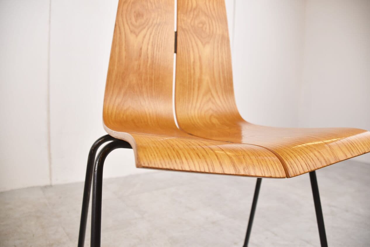 zestaw czterech krzeseł Model GA, sklejka brązowa, stal czarna, proj. H. Bellmann, Szwajcaria, lata 50. - 263041