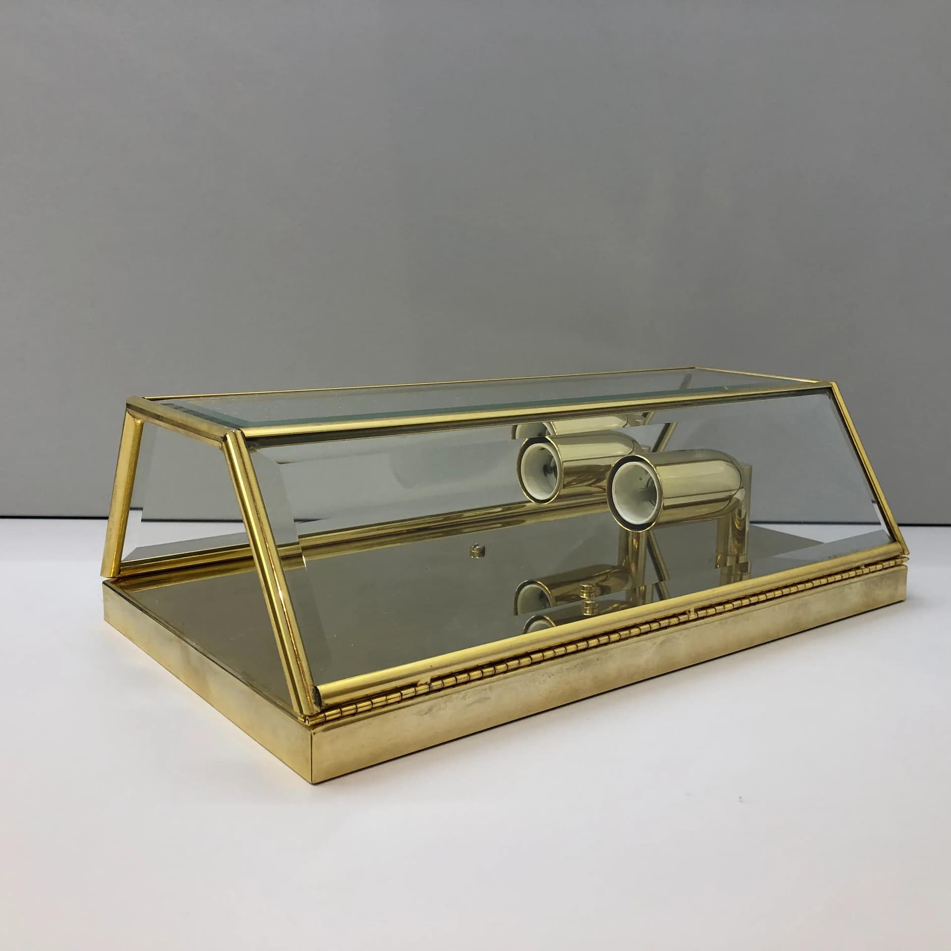 Kinkiet Art Deco, mosiądz złoty, szkło, IL Fanale, Włochy, lata 90. - 20057